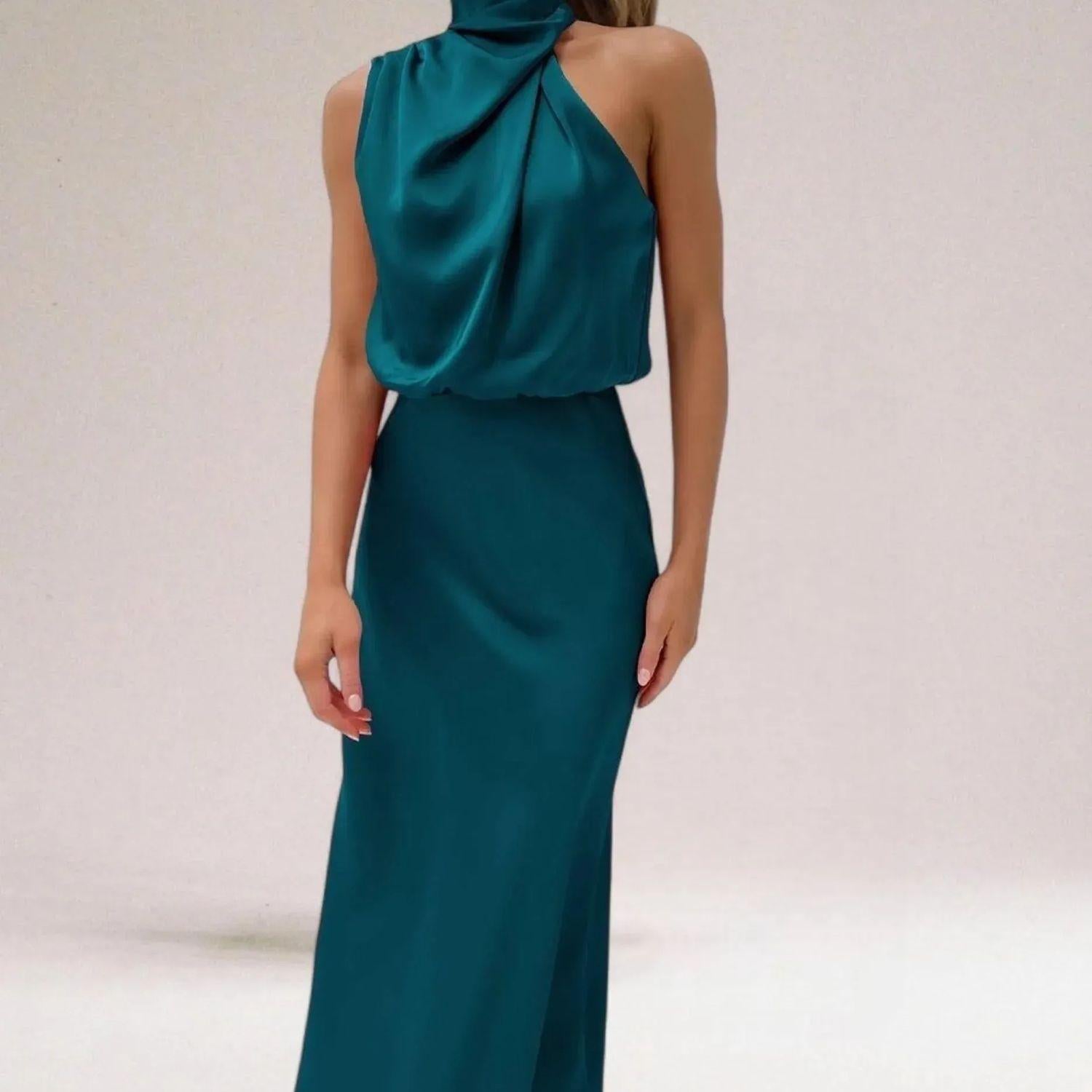 Éclat Élégant | Robe Satinée Décolleté Halter pour Soirée