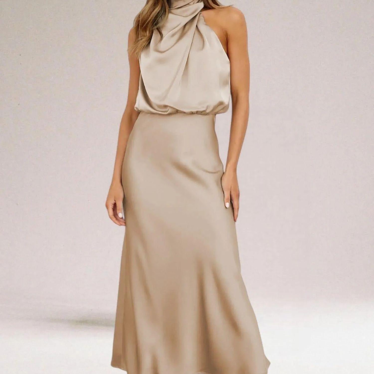 Éclat Élégant | Robe Satinée Décolleté Halter pour Soirée