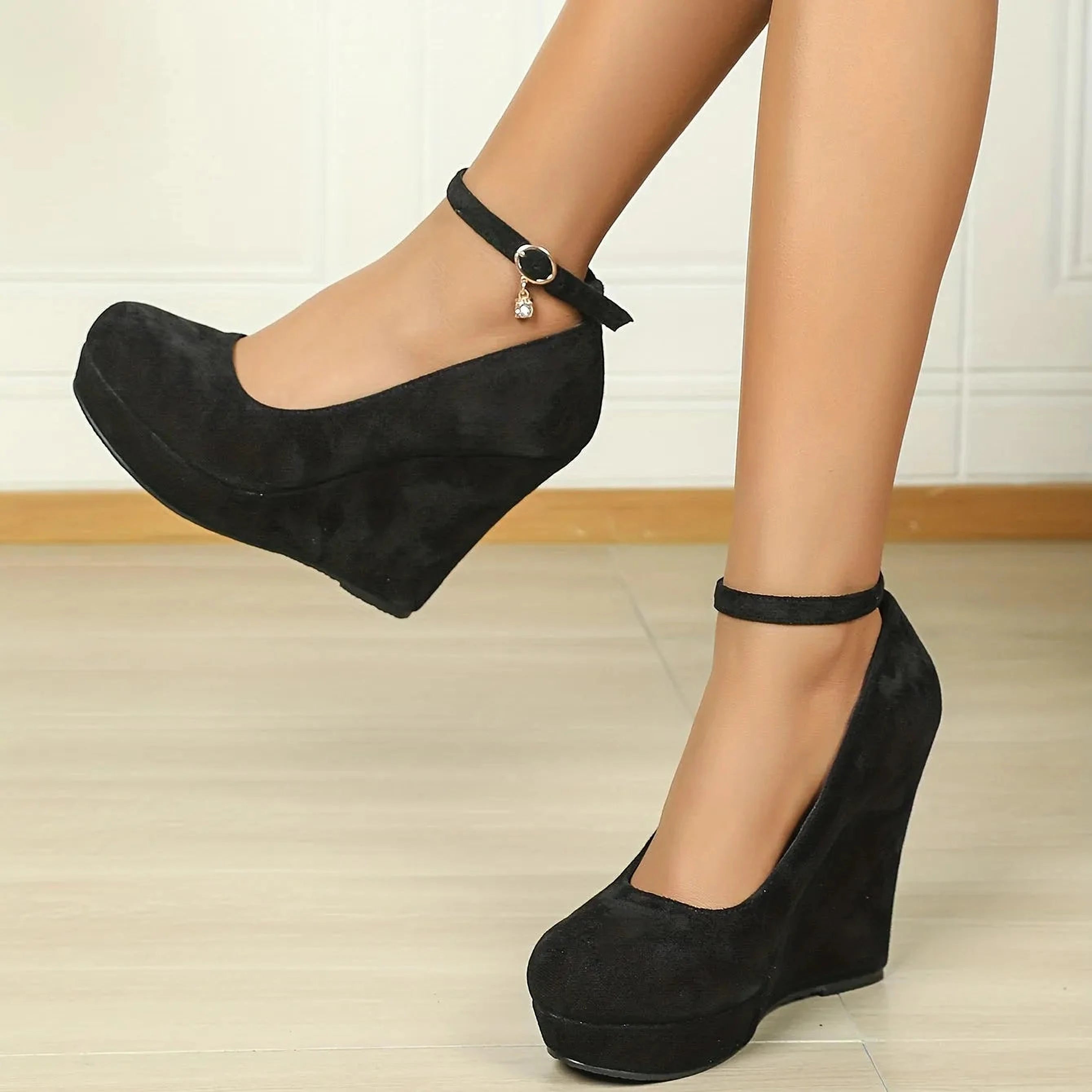 Althéa Muse | Chaussures compensées avec boucle élégante femme