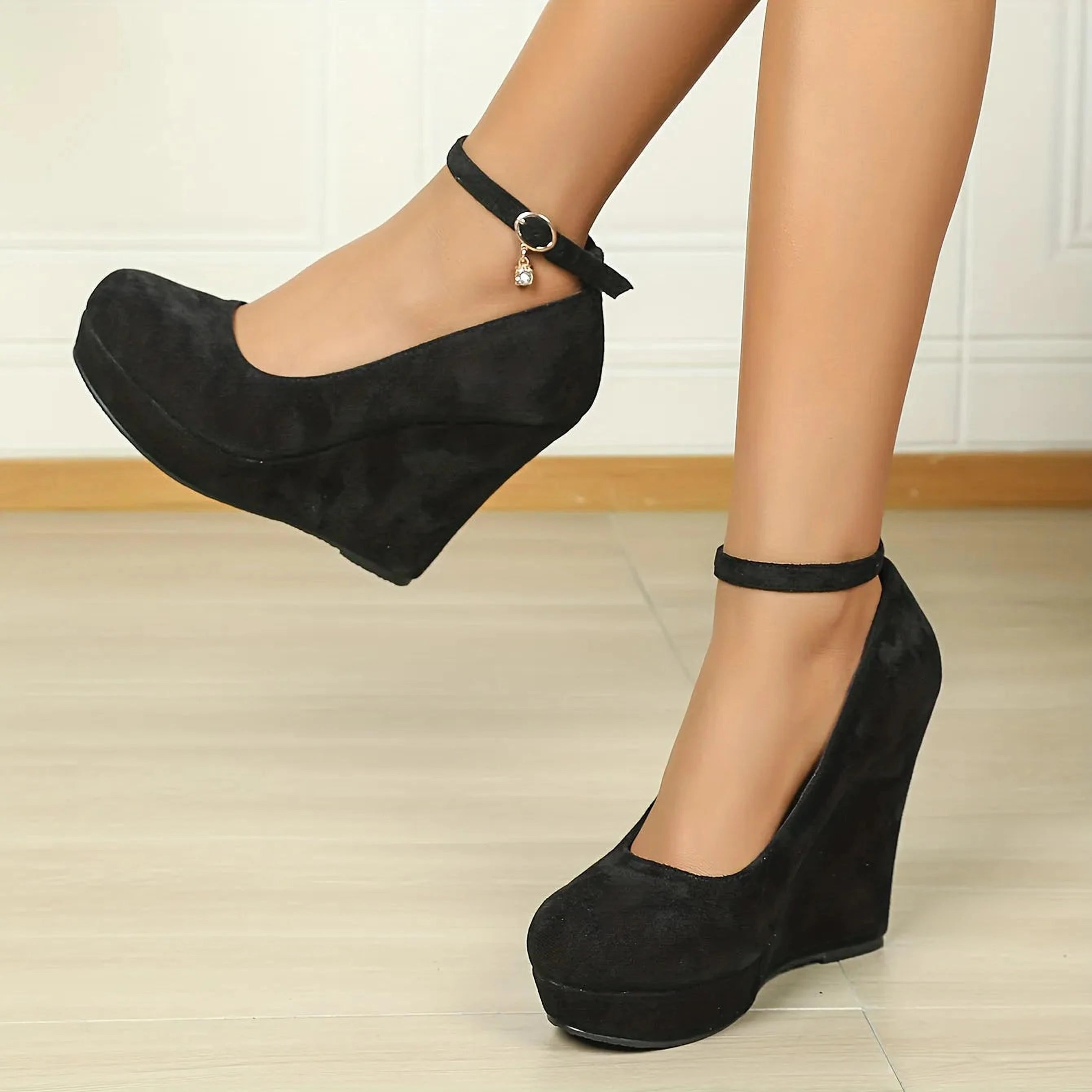 Althéa Muse | Chaussures compensées avec boucle élégante femme