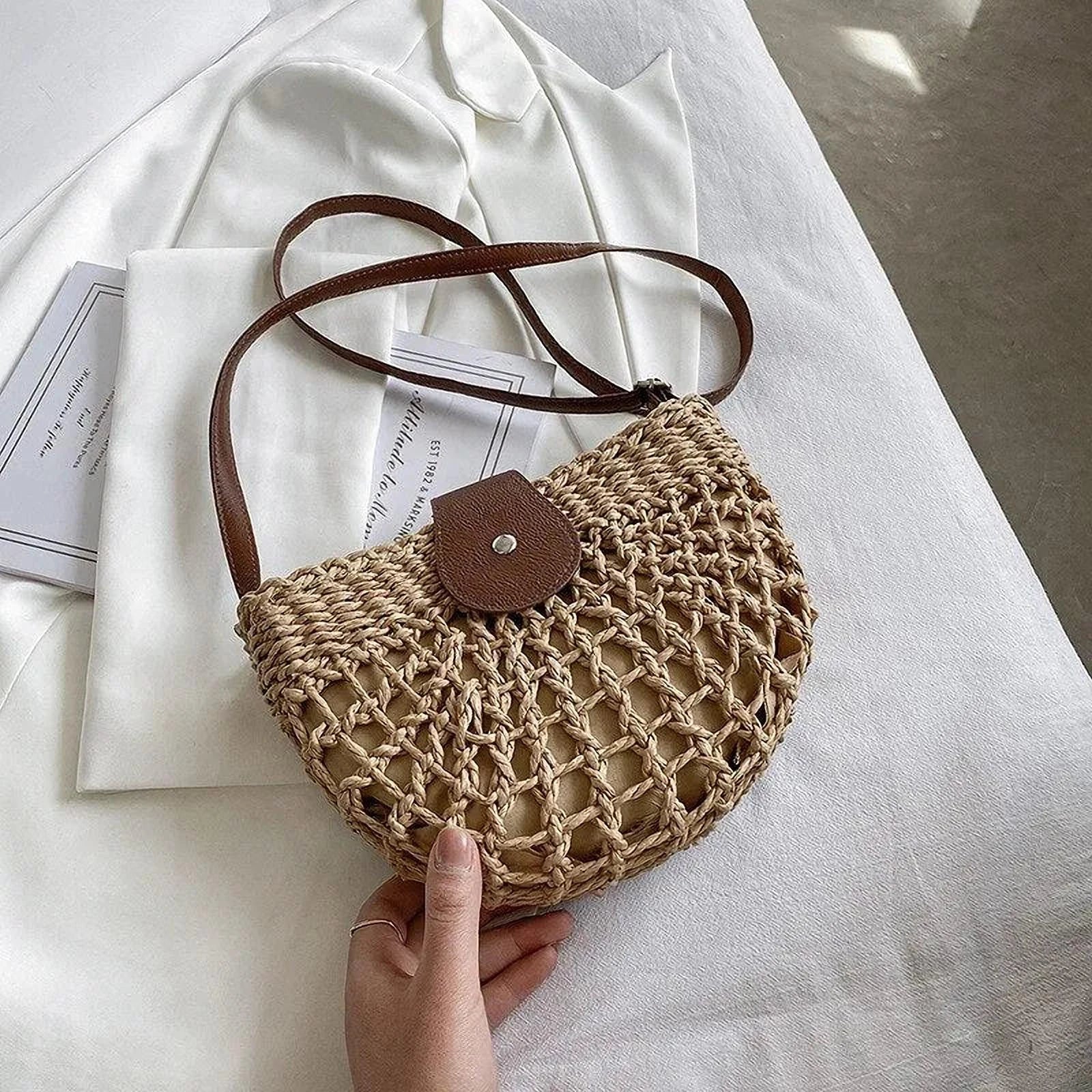 Élégance Ronde | Sac Bandoulière Tressé Avec Rabat Pratique