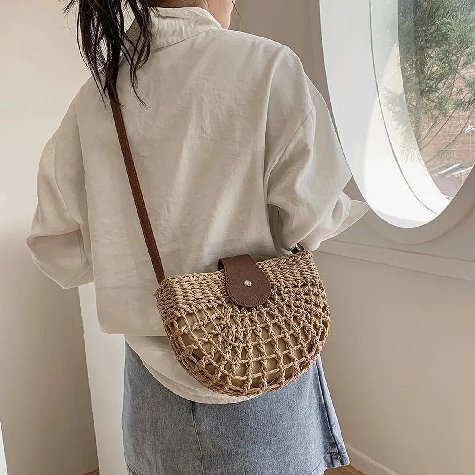 Élégance Ronde | Sac Bandoulière Tressé Avec Rabat Pratique