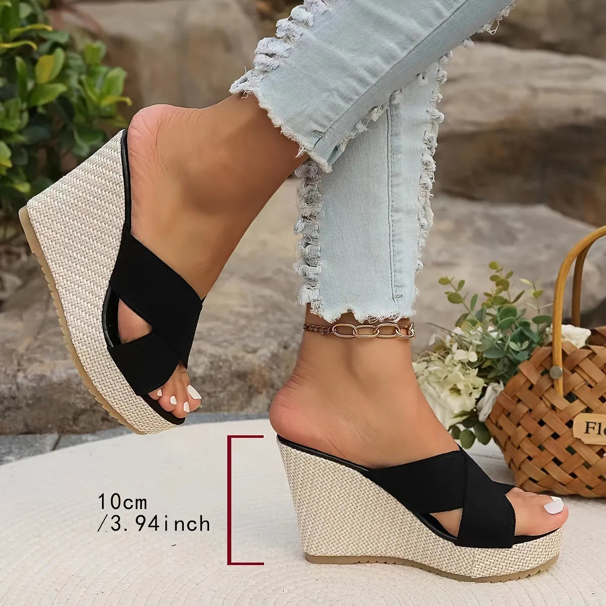 Liora Sauge | Sandales compensées simples et chics pour femmes