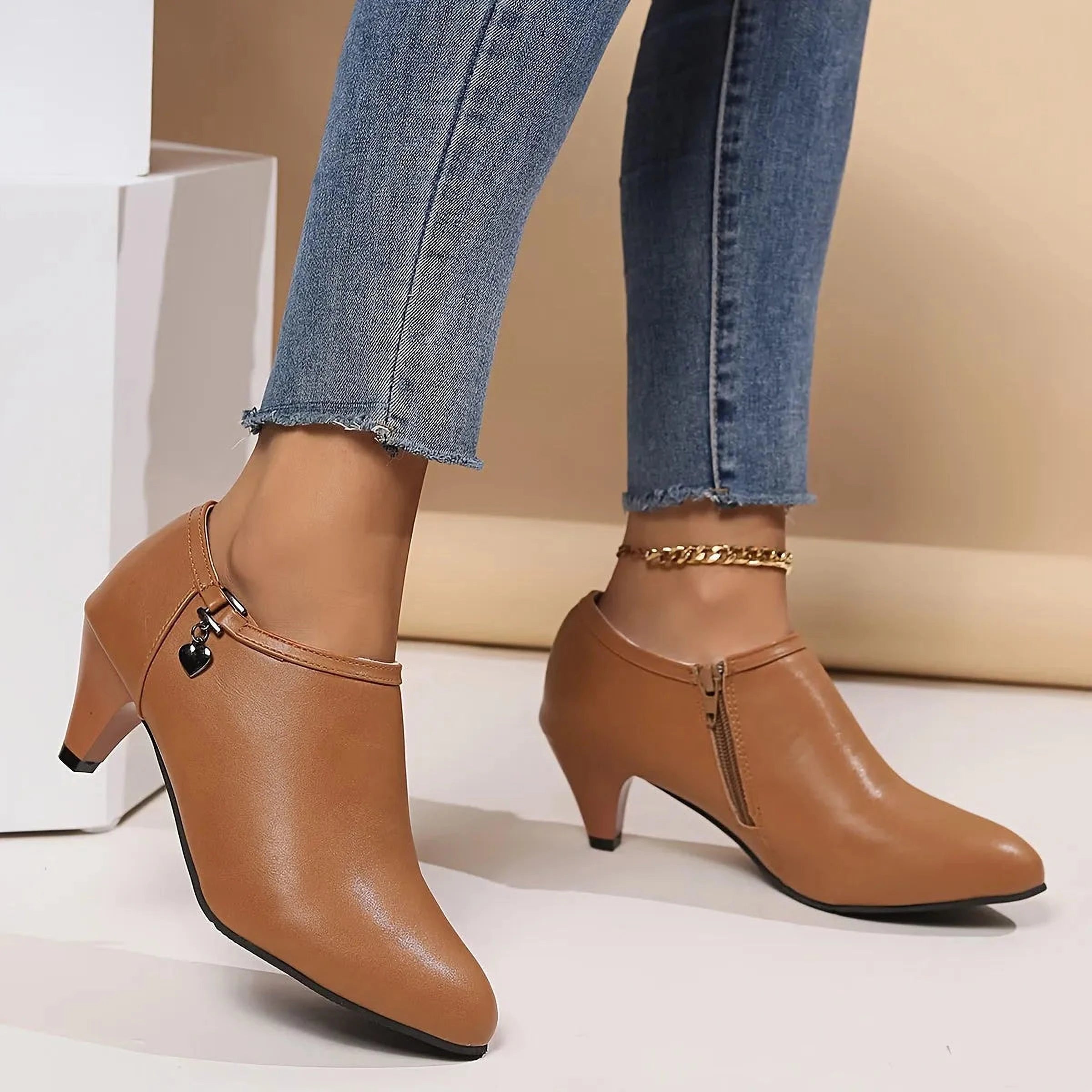 Ophélie Noire | Chaussures pointues et bottines zippées femme