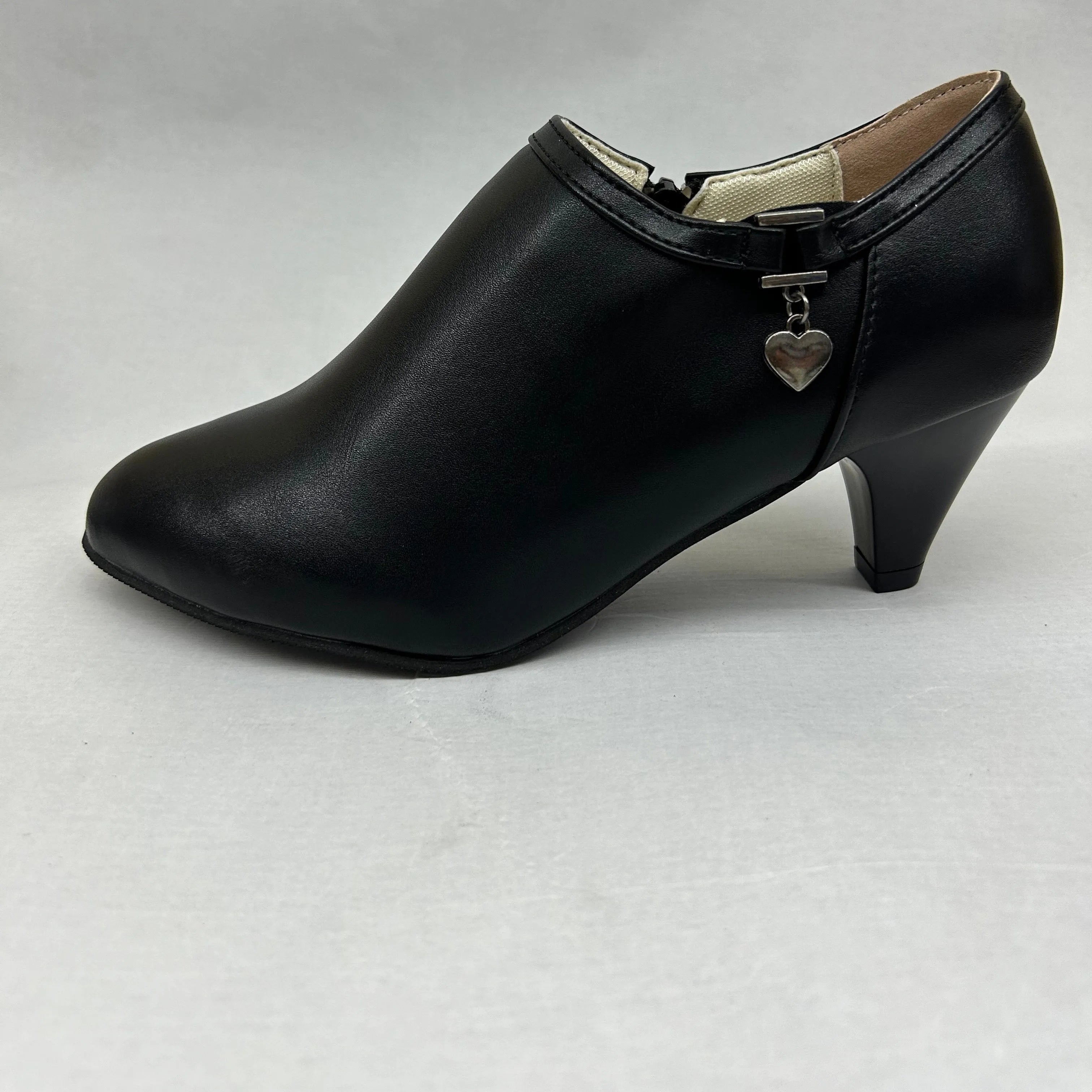 Ophélie Noire | Chaussures pointues et bottines zippées femme