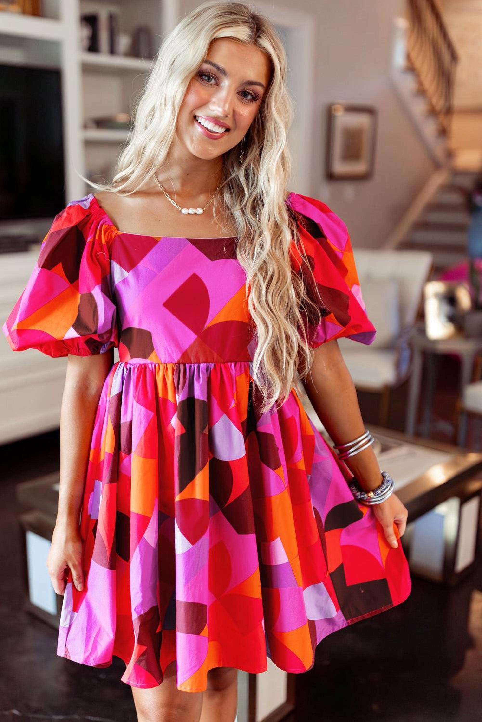 Robe colorée avec col carré et manches bouffantes élégantes
