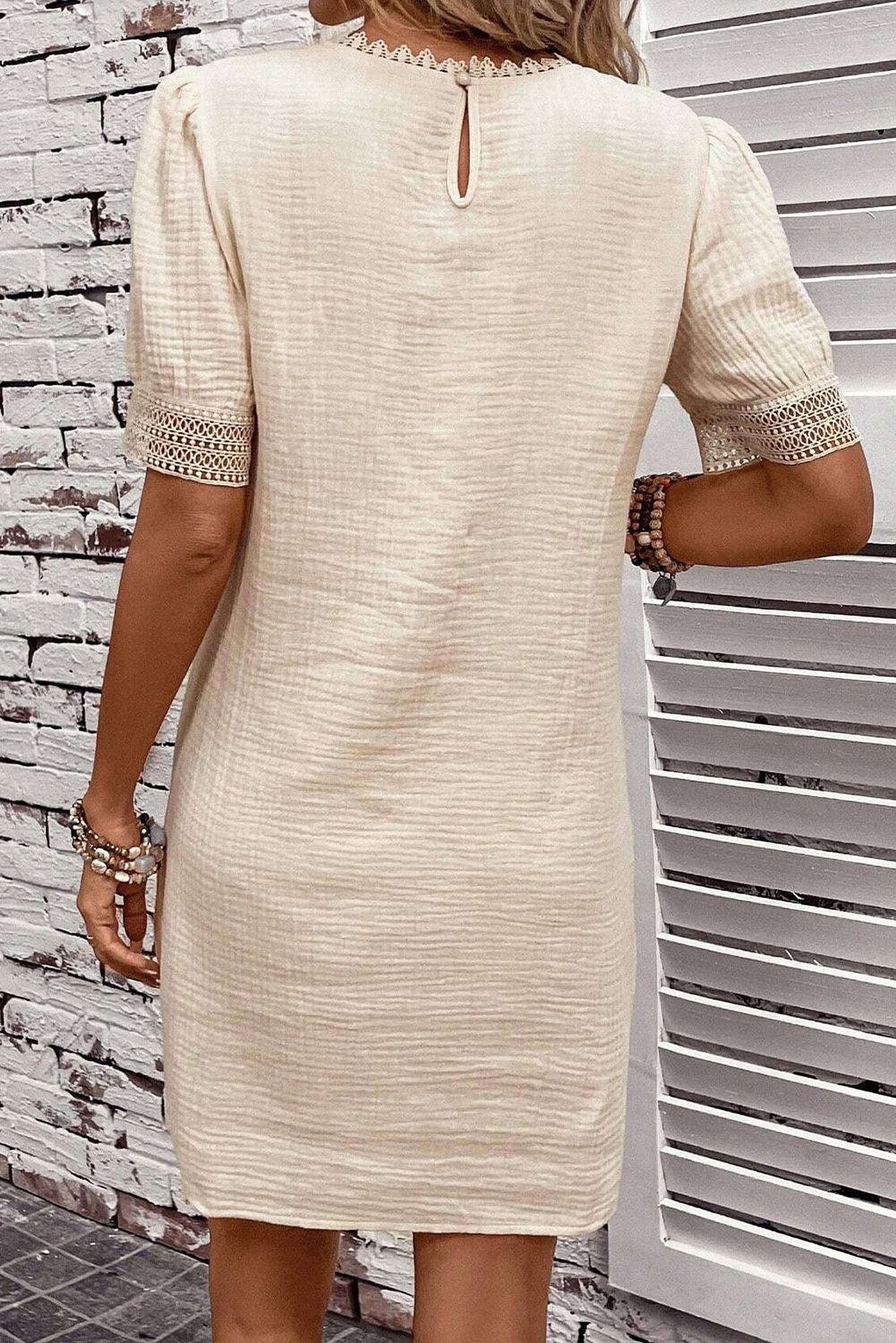 Éclat Élégant | Robe Droite en Dentelle avec Manches Bouffantes pour Occasions Spéciales