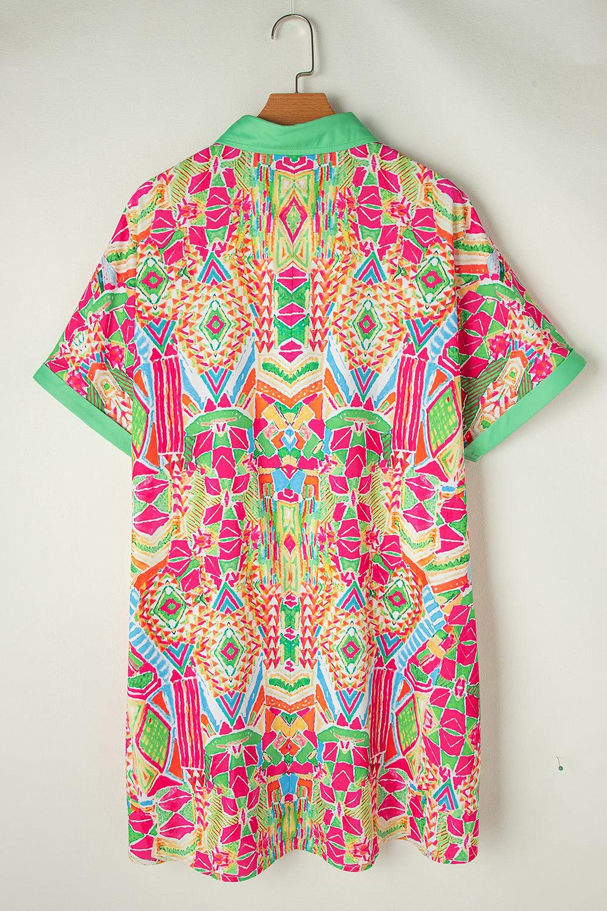 Robe mini à manches courtes avec imprimé géométrique contrasté