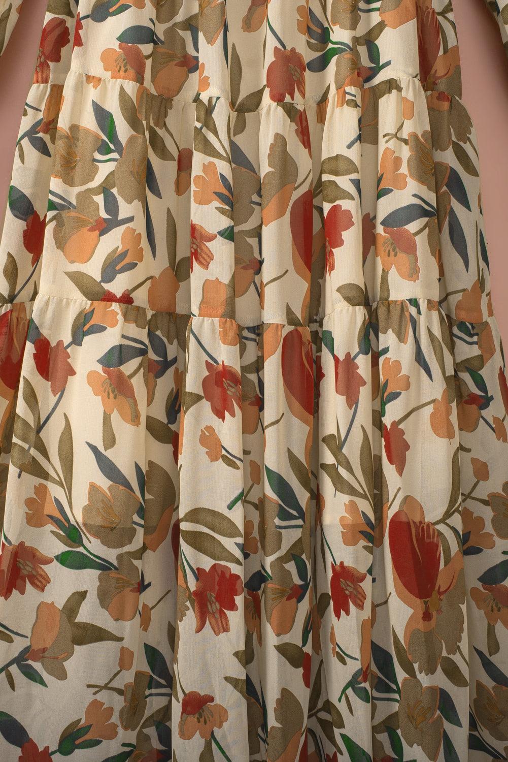 Maxi robe étagée élégante Wild Lotus pour toutes occasions