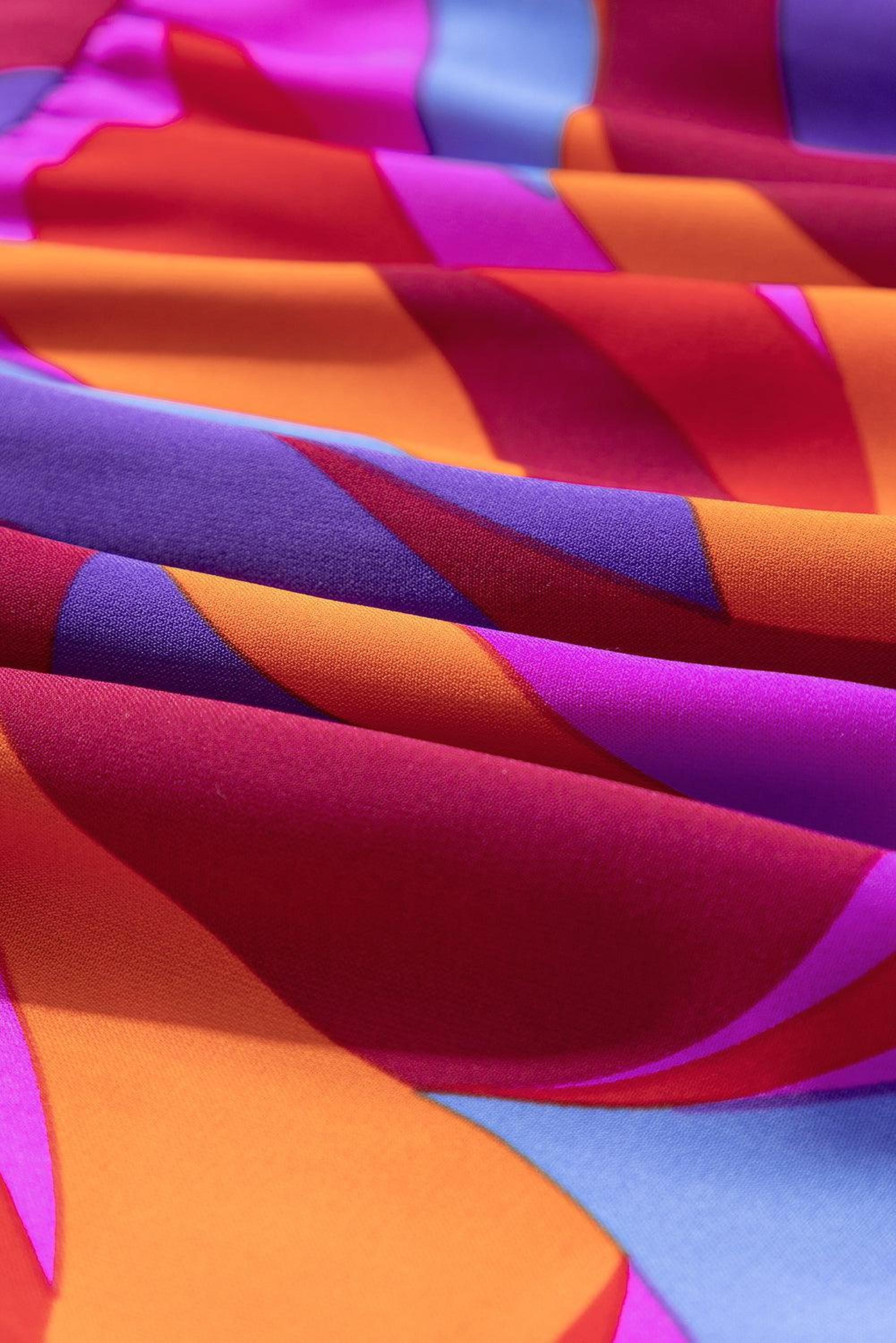 Robe maxi colorée à volants, idéale pour toutes occasions