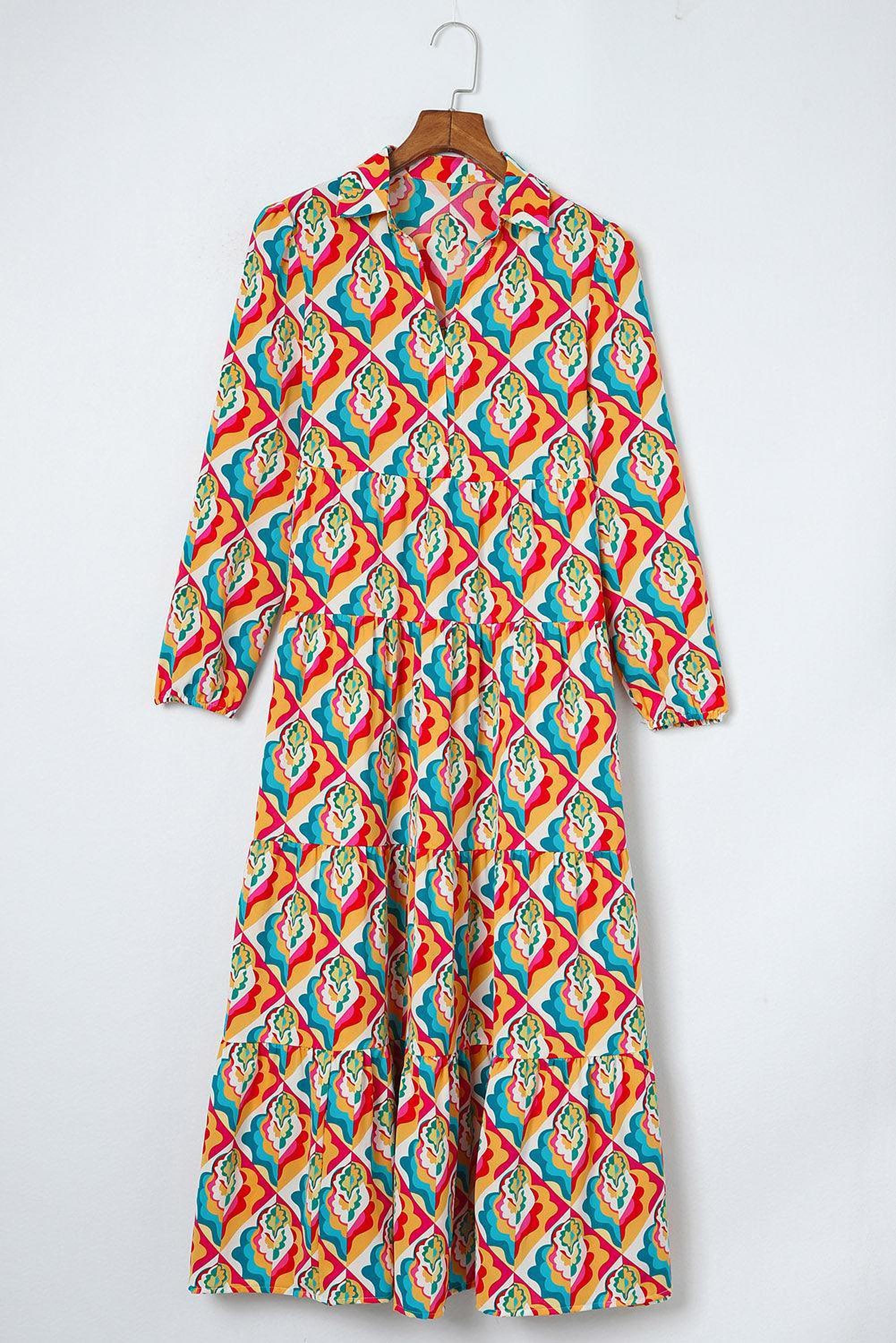 Robe élégante avec des motifs géométriques abstraits et manches longues