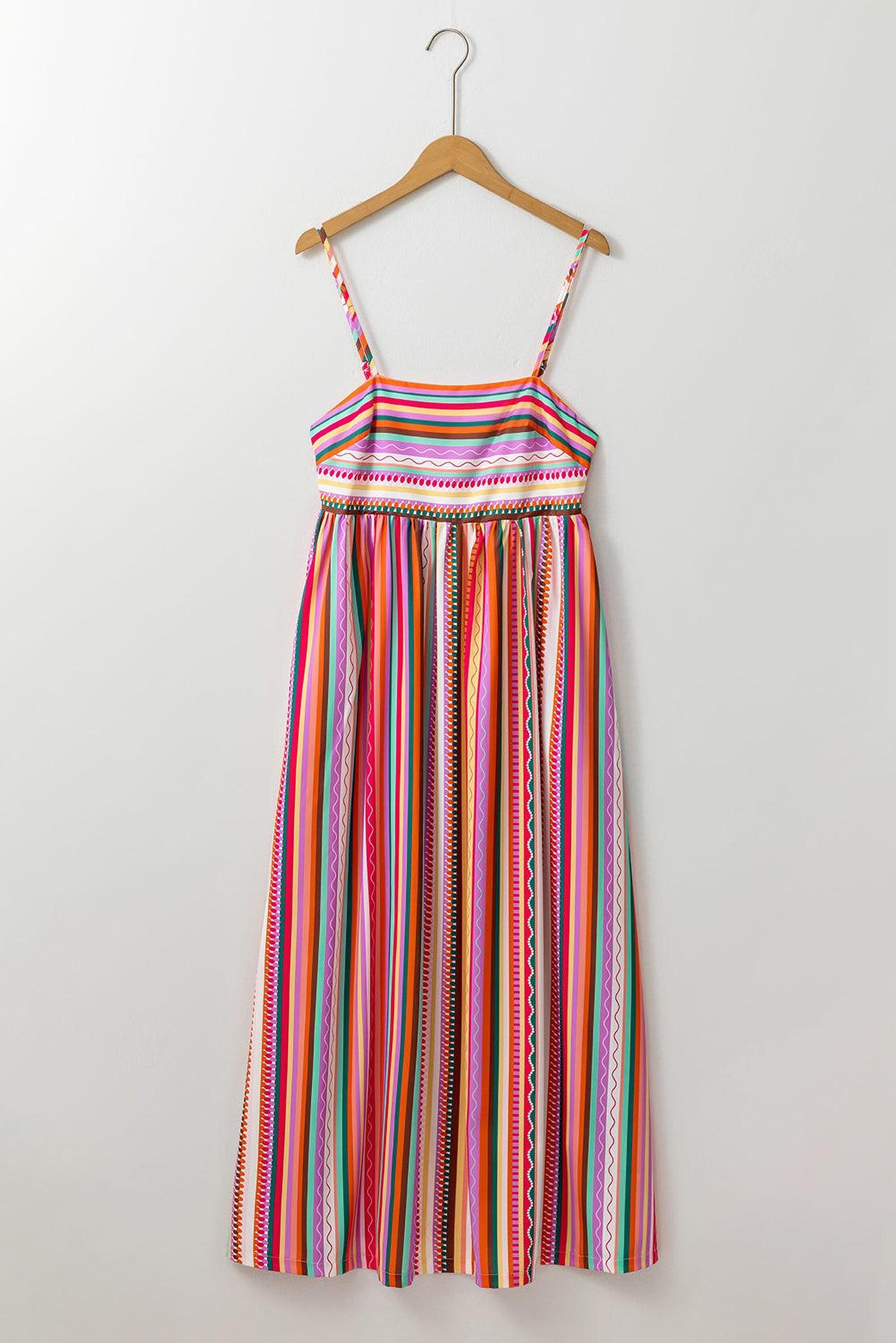 Robe maxi bohème avec bretelles fines et dos smocké