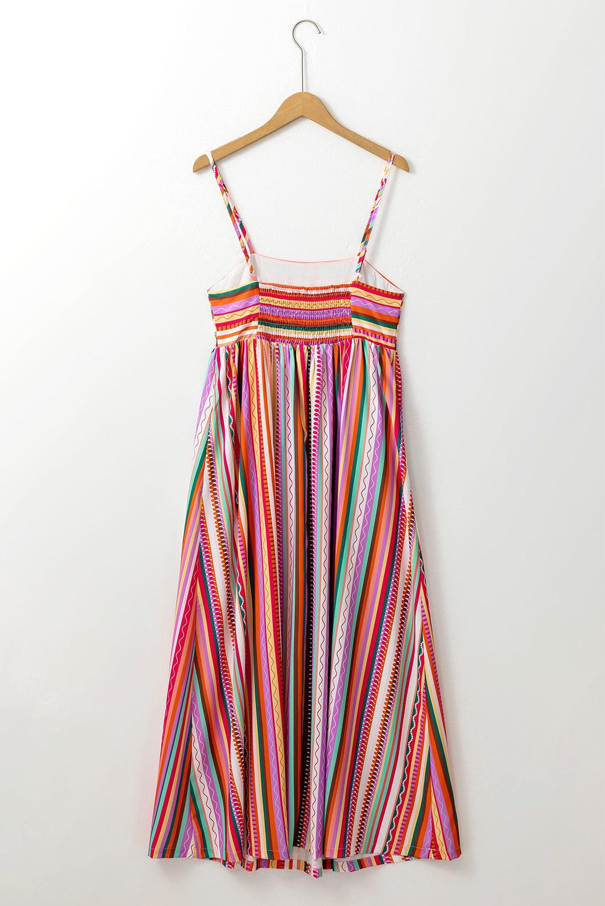 Robe maxi bohème avec bretelles fines et dos smocké