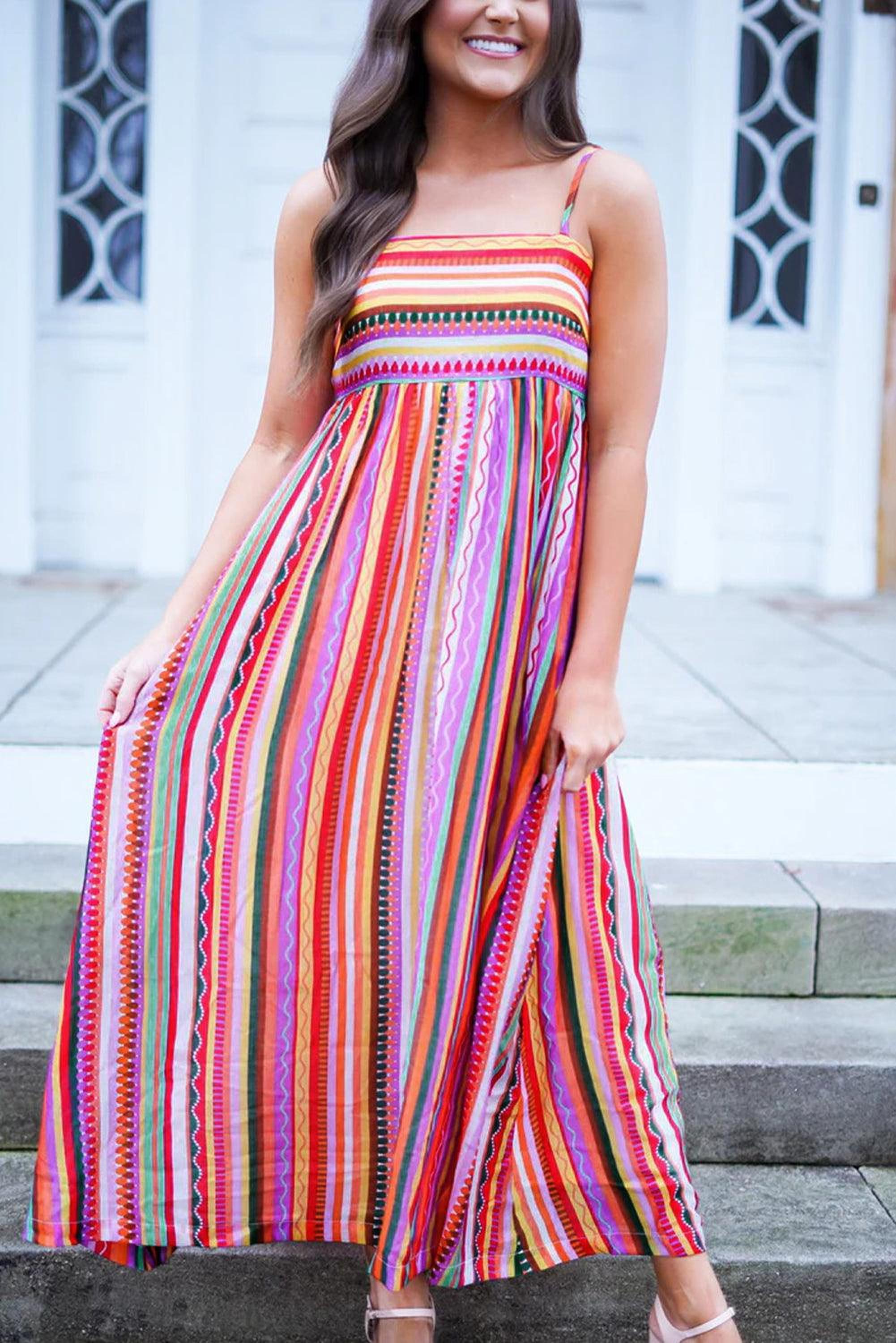 Robe maxi bohème avec bretelles fines et dos smocké