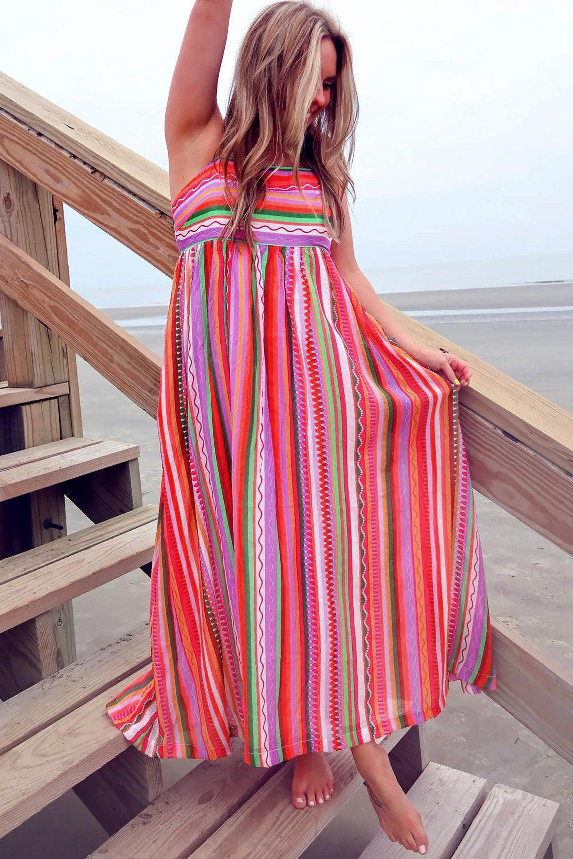 Robe maxi bohème avec bretelles fines et dos smocké