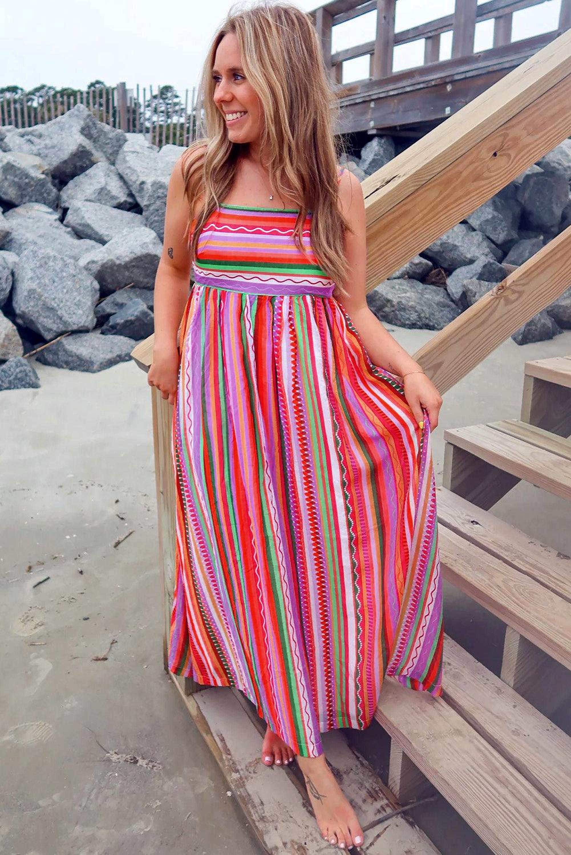 Robe maxi bohème avec bretelles fines et dos smocké