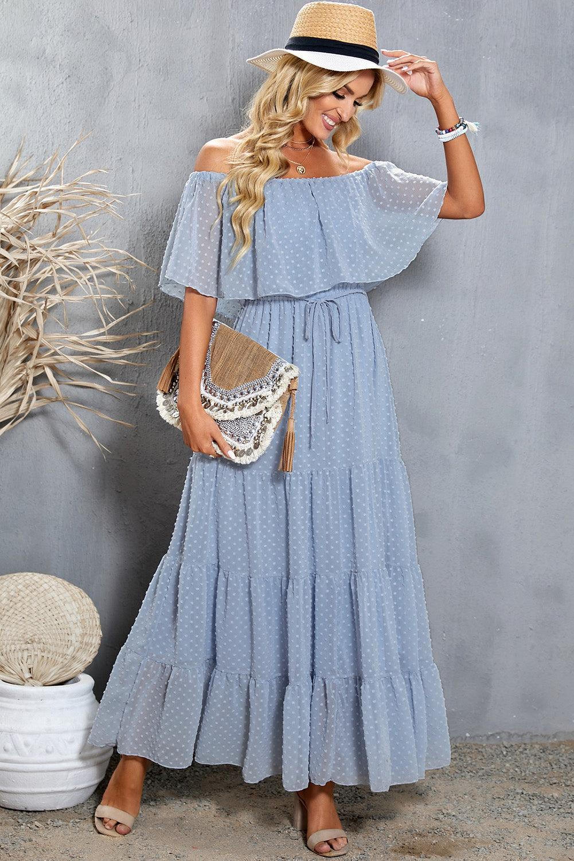 Robe maxi épaules dénudées avec motifs suisses