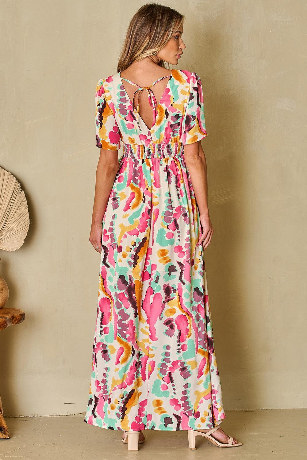 Robe maxi bohème avec motif tie-dye et col en V pour un look décontracté élégant