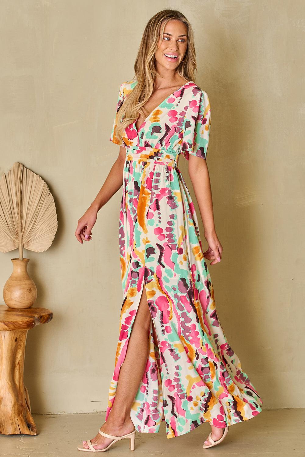Robe maxi bohème avec motif tie-dye et col en V pour un look décontracté élégant