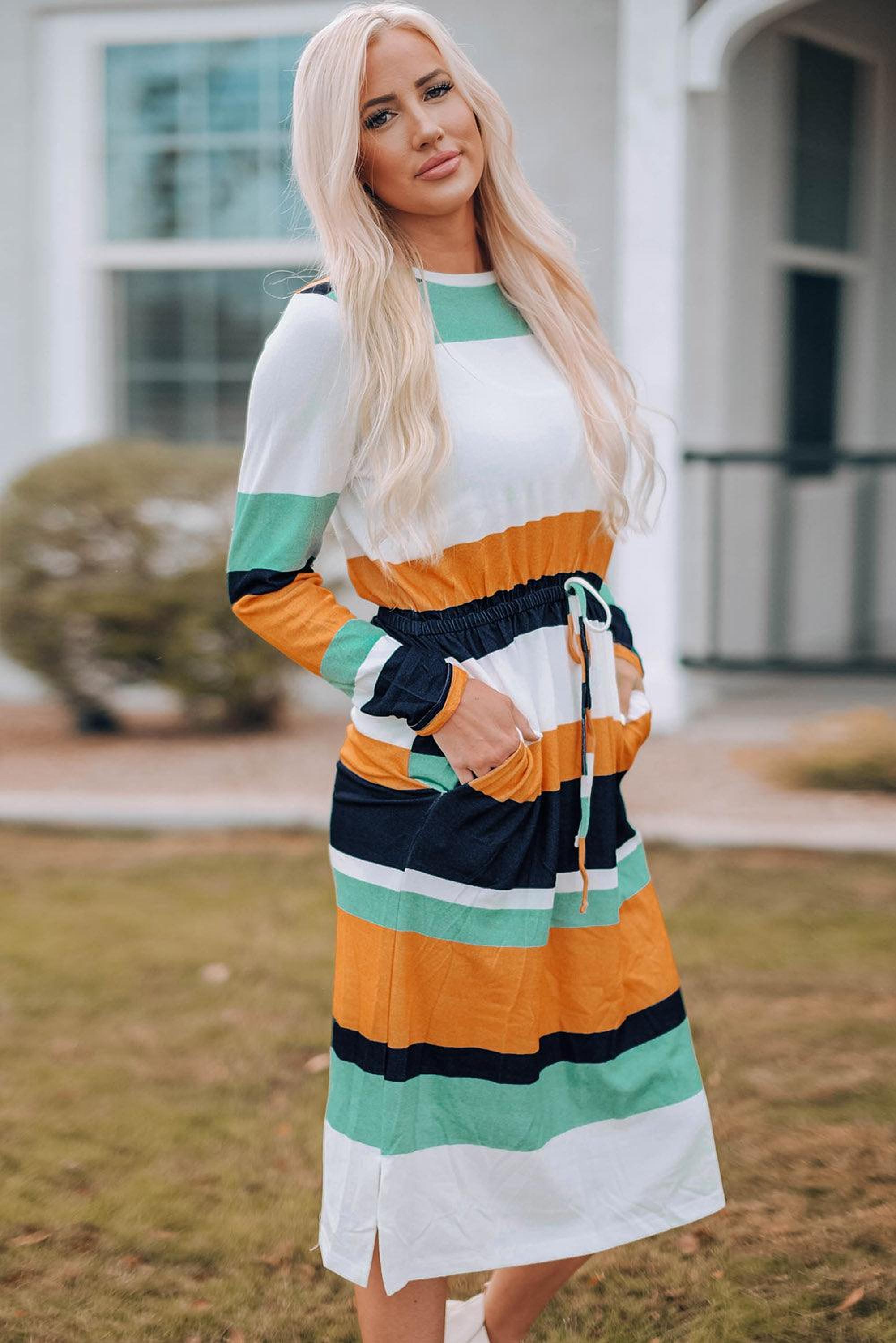 Robe midi avec imprimé blocs et cordon à la taille