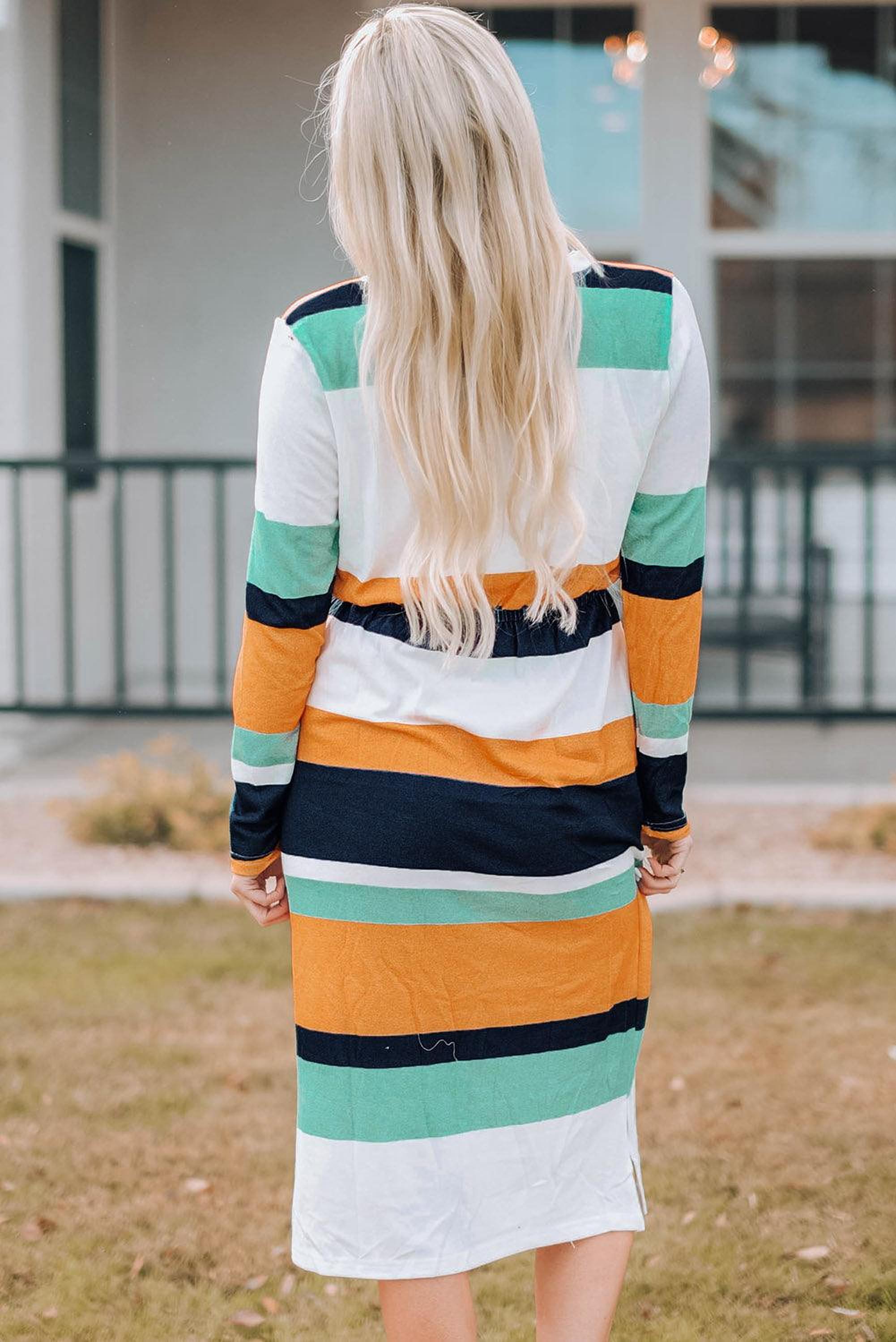 Robe midi avec imprimé blocs et cordon à la taille