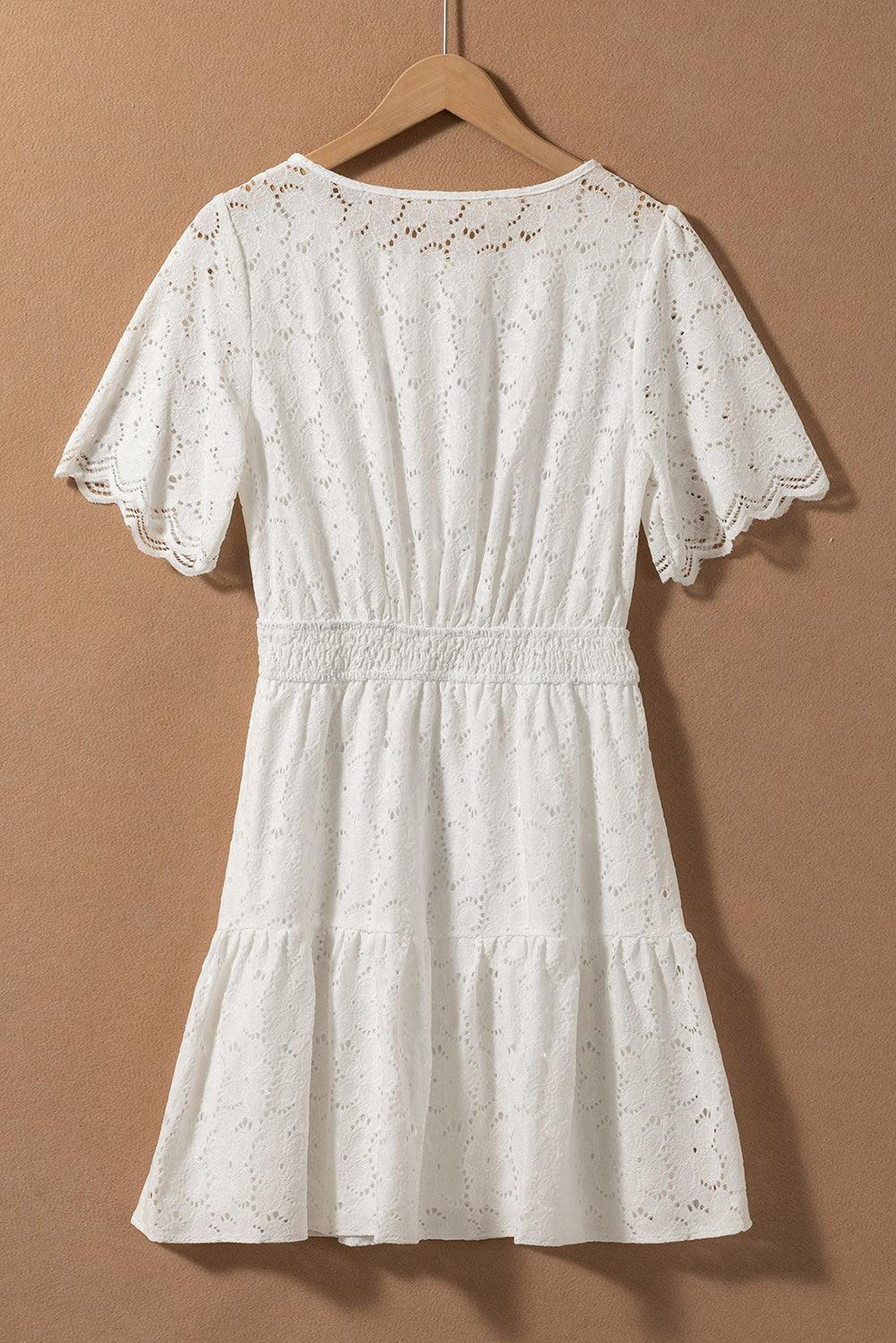Robe en dentelle crochetée à manches courtes, élégante et féminine