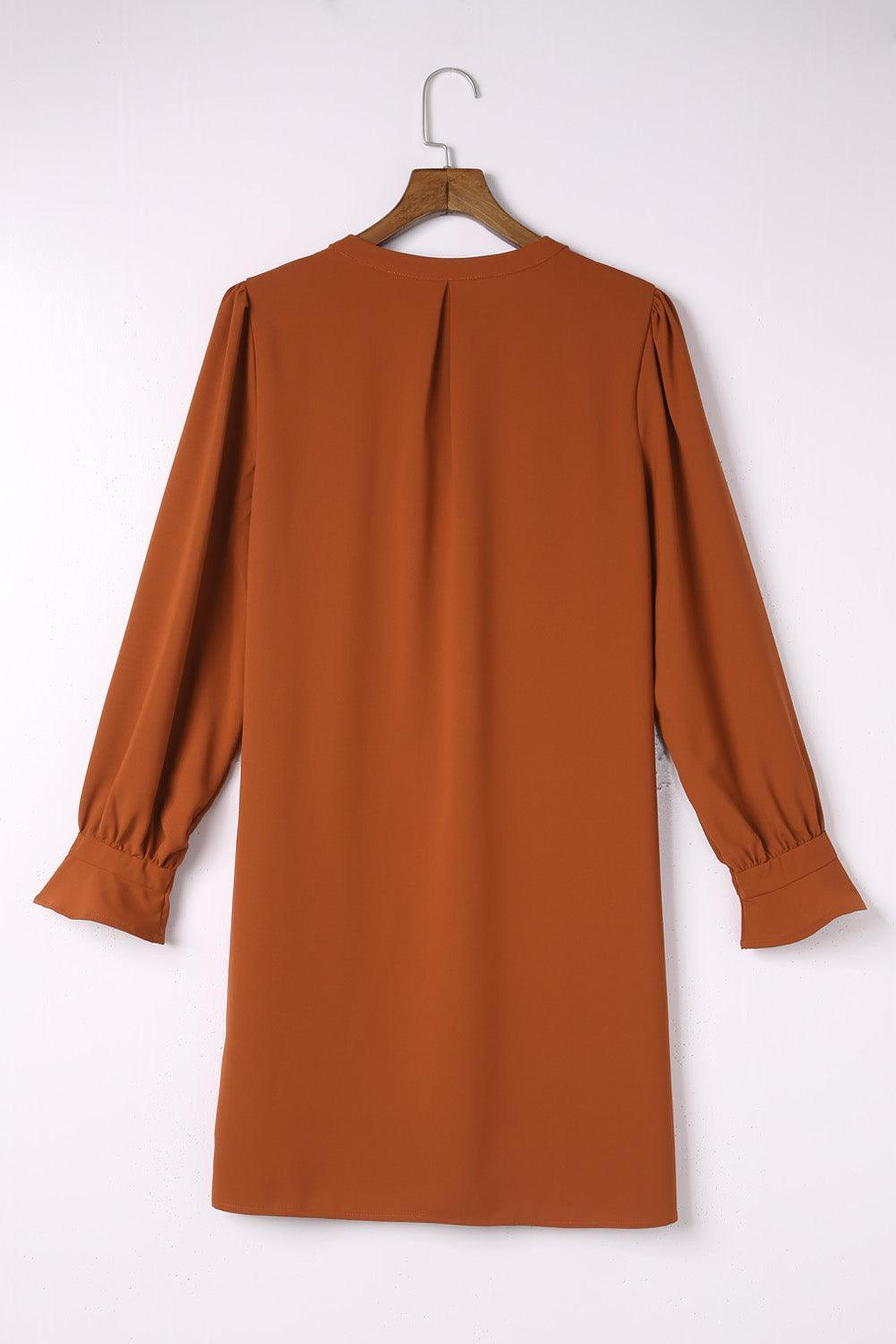 Mini-robe élégante à col V profond avec manches à volants