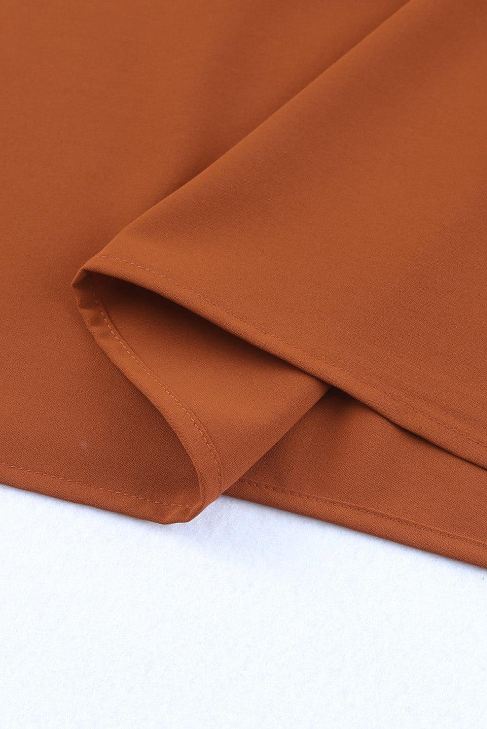 Mini-robe élégante à col V profond avec manches à volants
