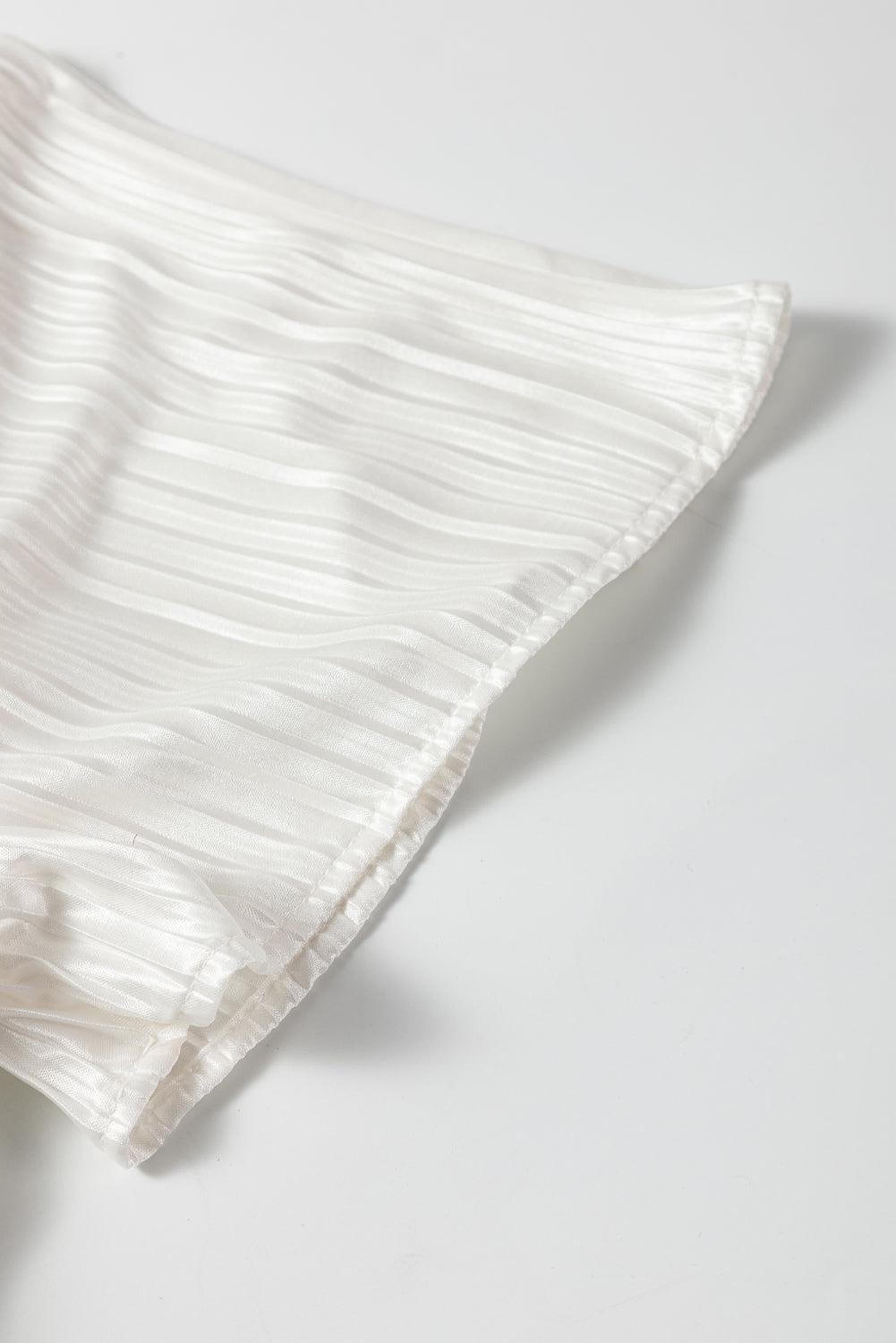 Robe portefeuille plissée avec manches papillon et ceinture pour femme