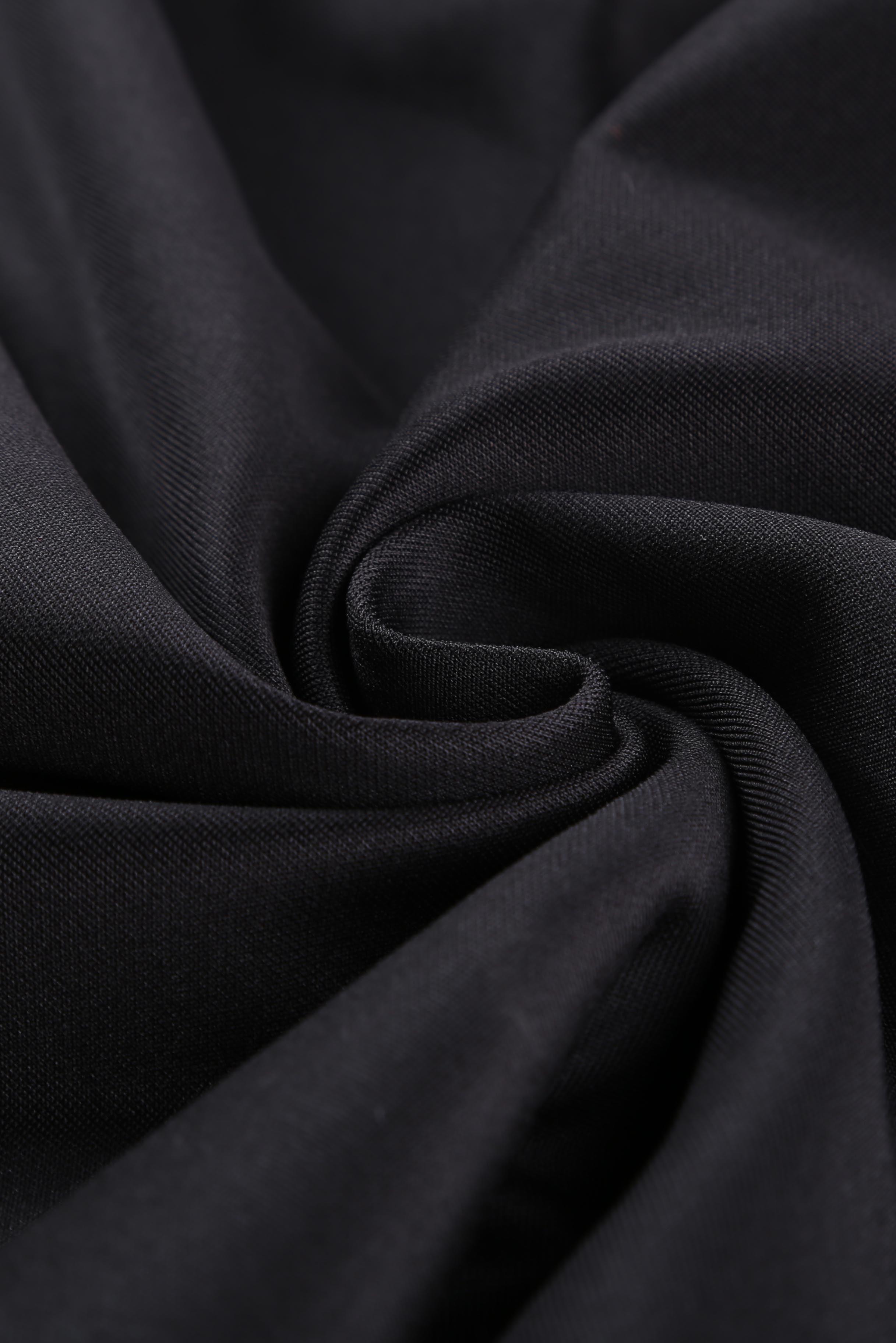 Robe midi chic à épaule dénudée, élégante et moderne