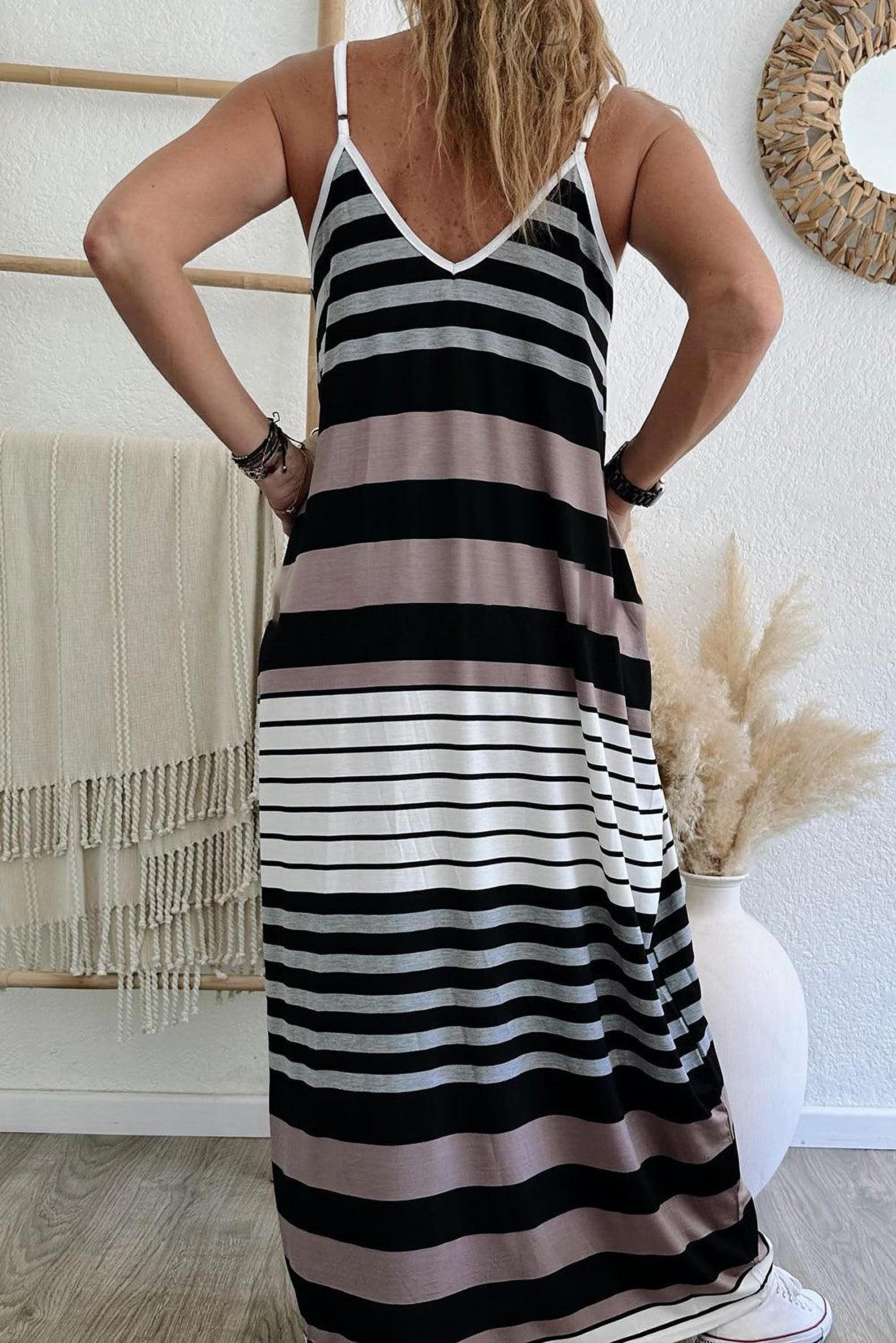 Maxi-robe rayée avec fines bretelles, parfaite pour un look d'été élégant