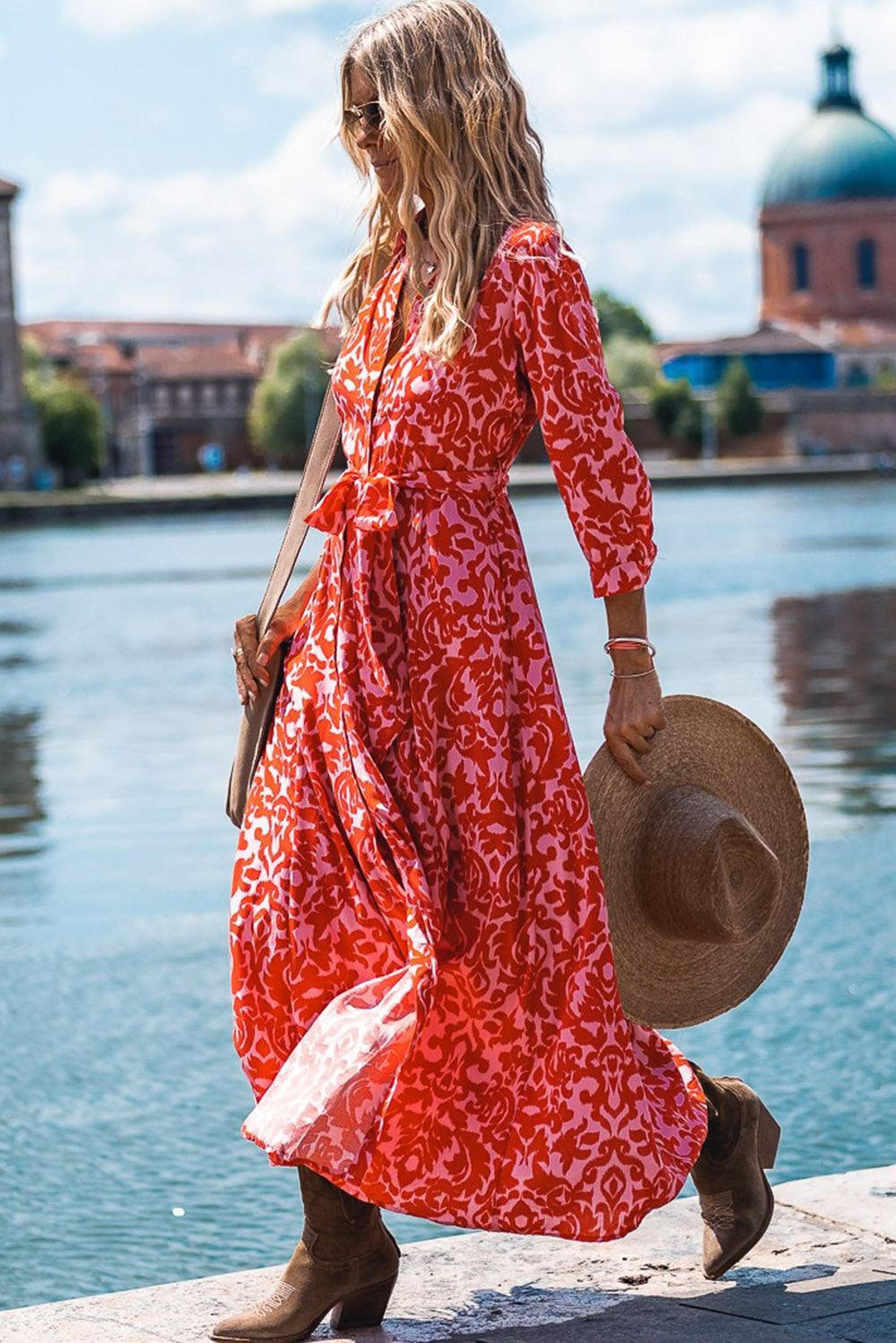 Robe longue imprimée avec ceinture et col en V