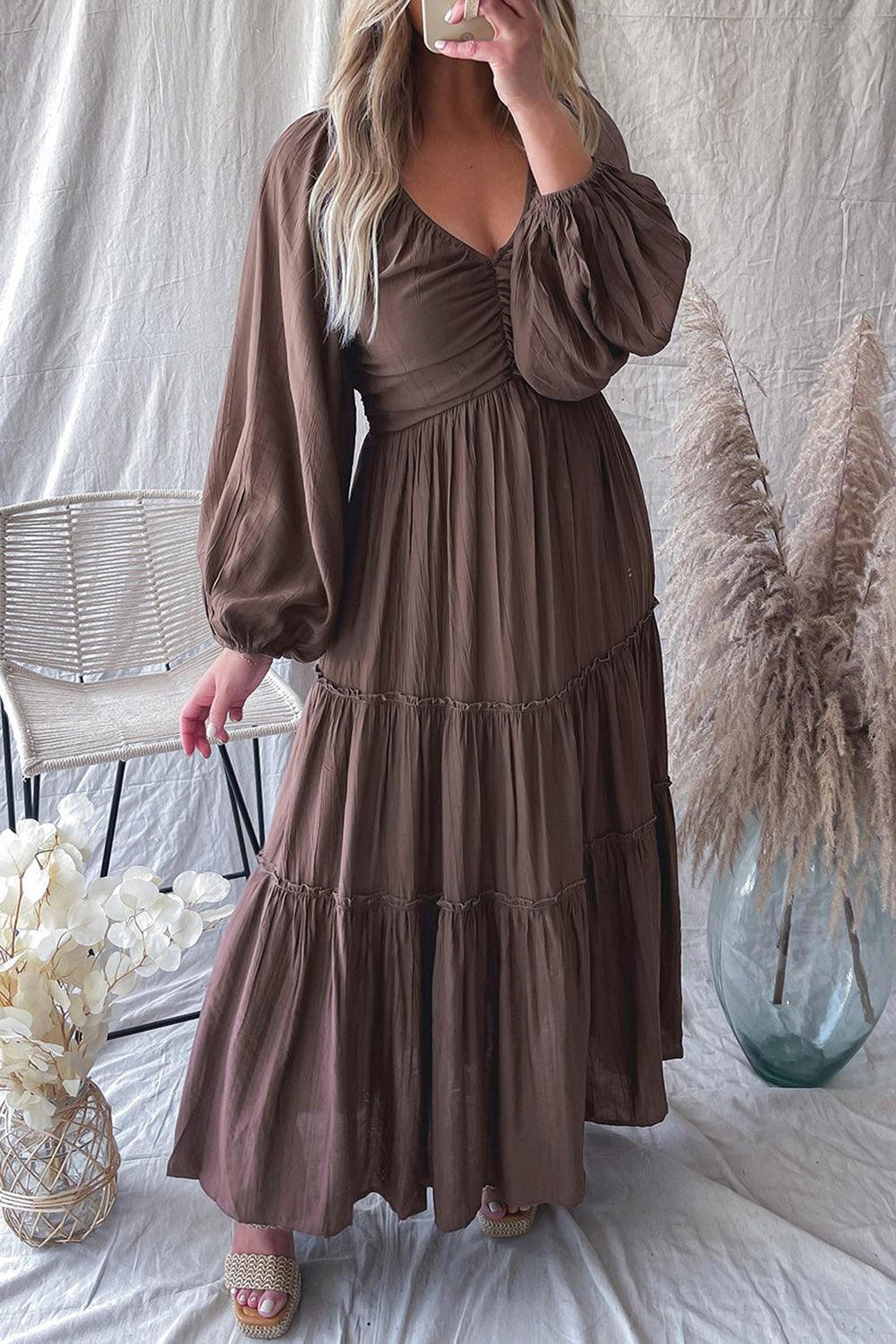Robe maxi élégante avec décolleté en V et volants