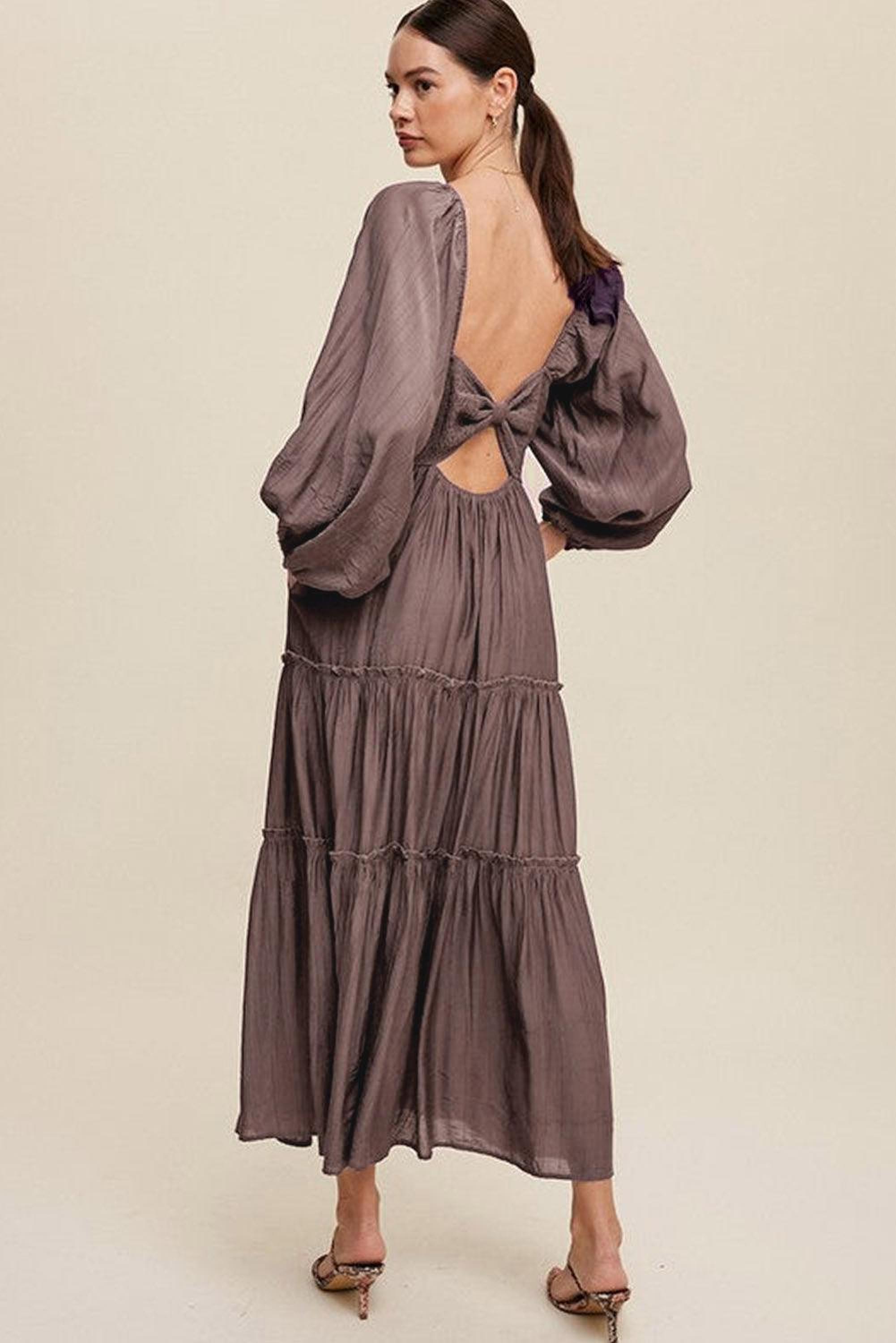 Robe maxi élégante avec décolleté en V et volants