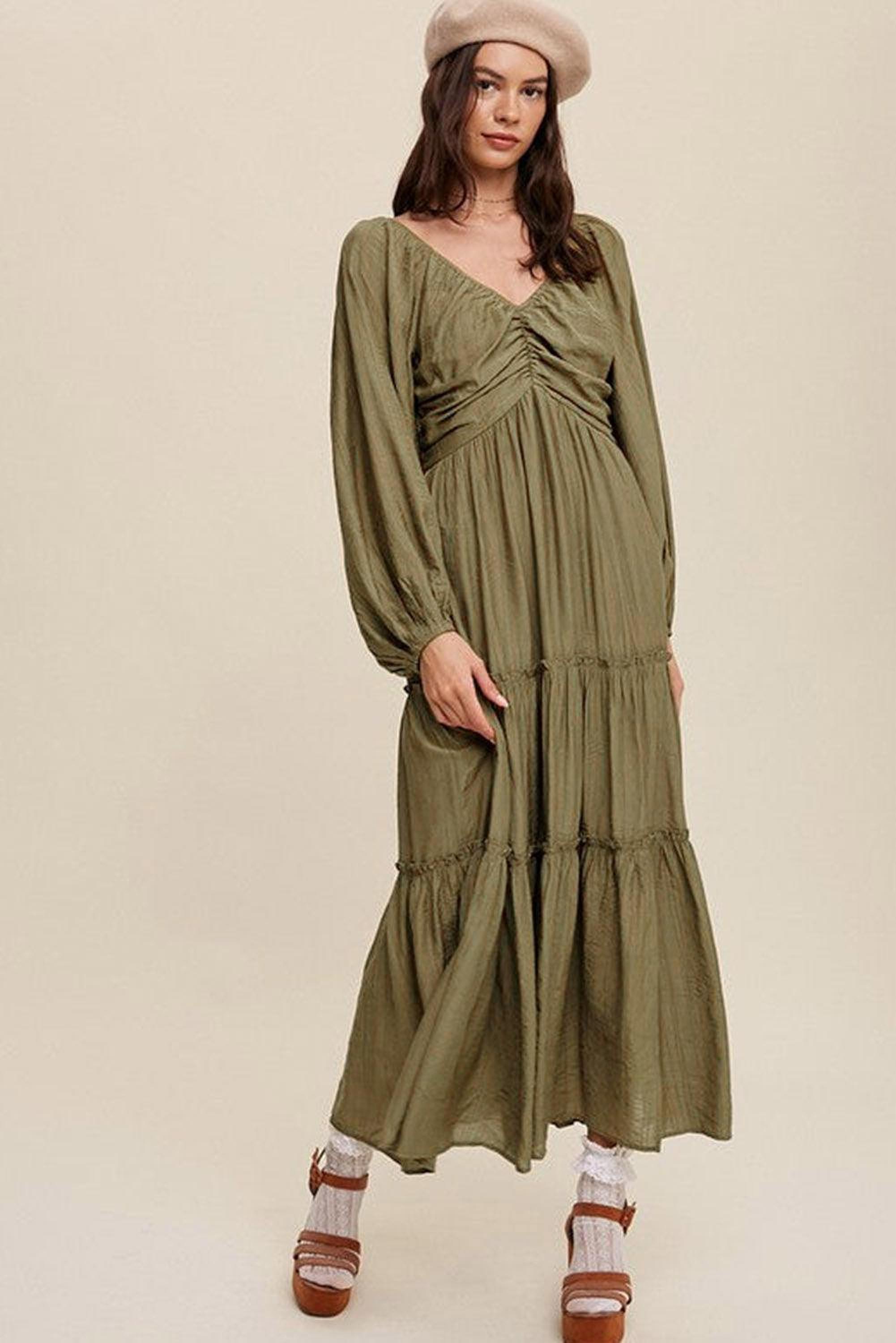 Robe maxi élégante avec décolleté en V et volants