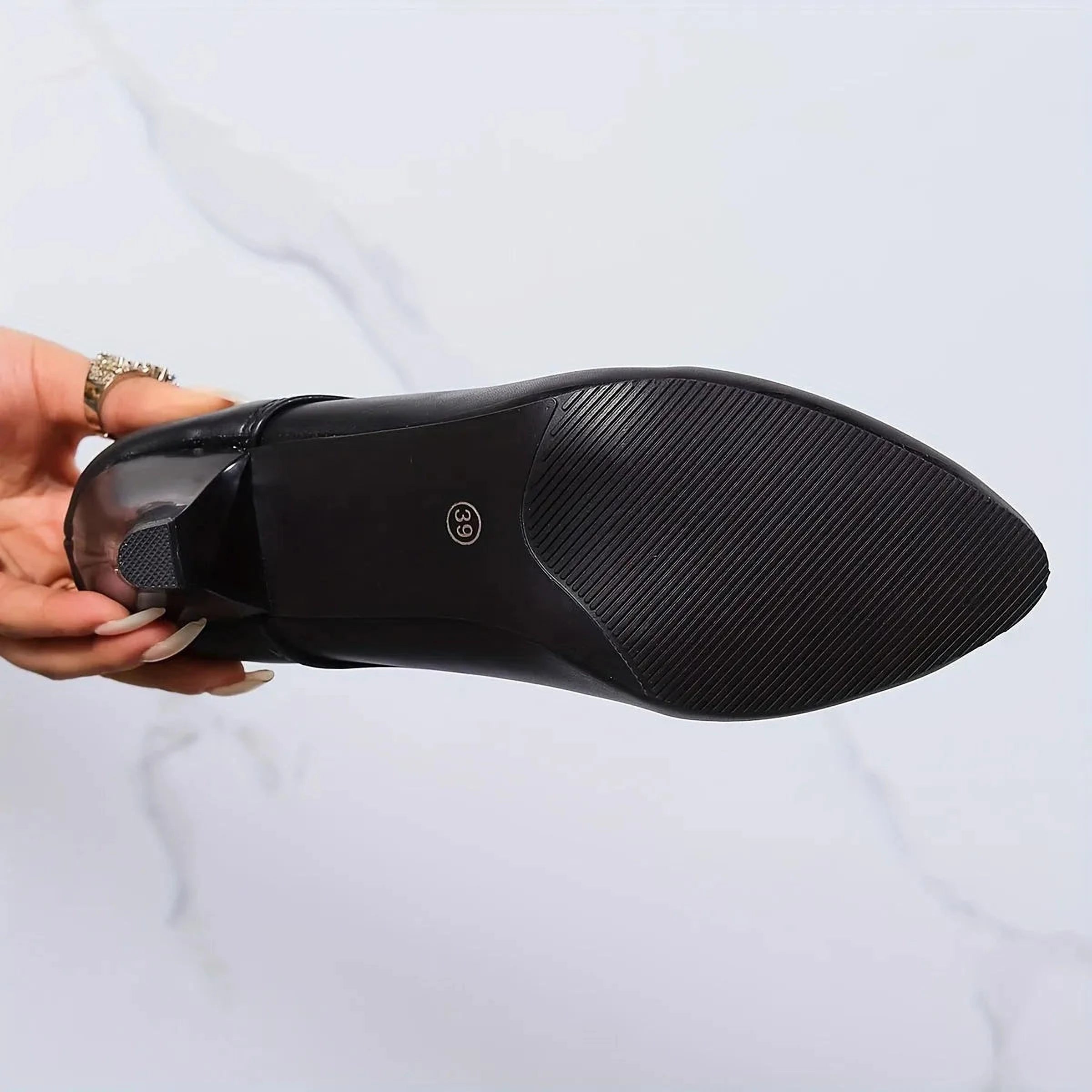 Élégance Noire | Escarpins Pointus Noirs au Confort Inégalé