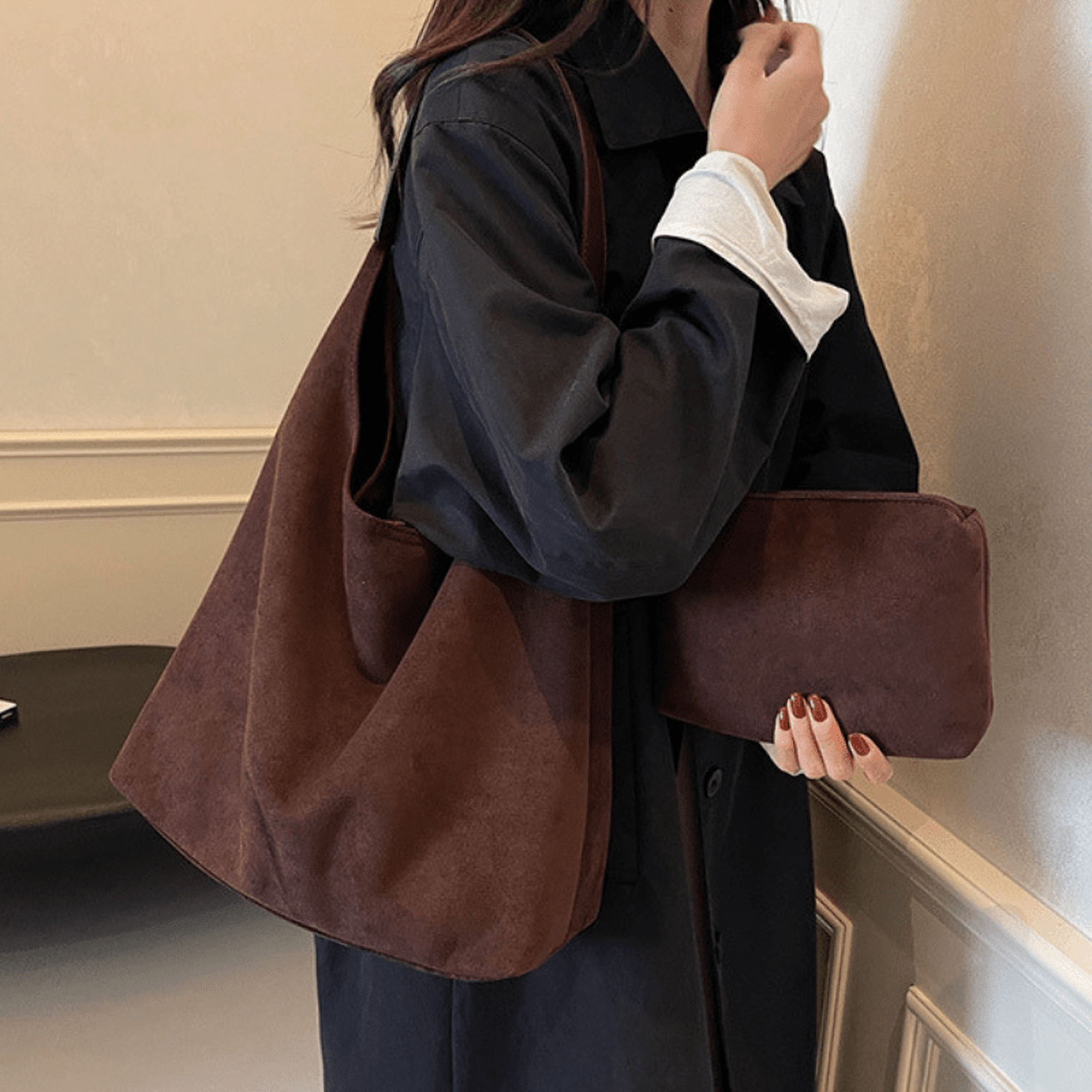 Élégance Portative | Sac souple en V avec pochette et anse longue