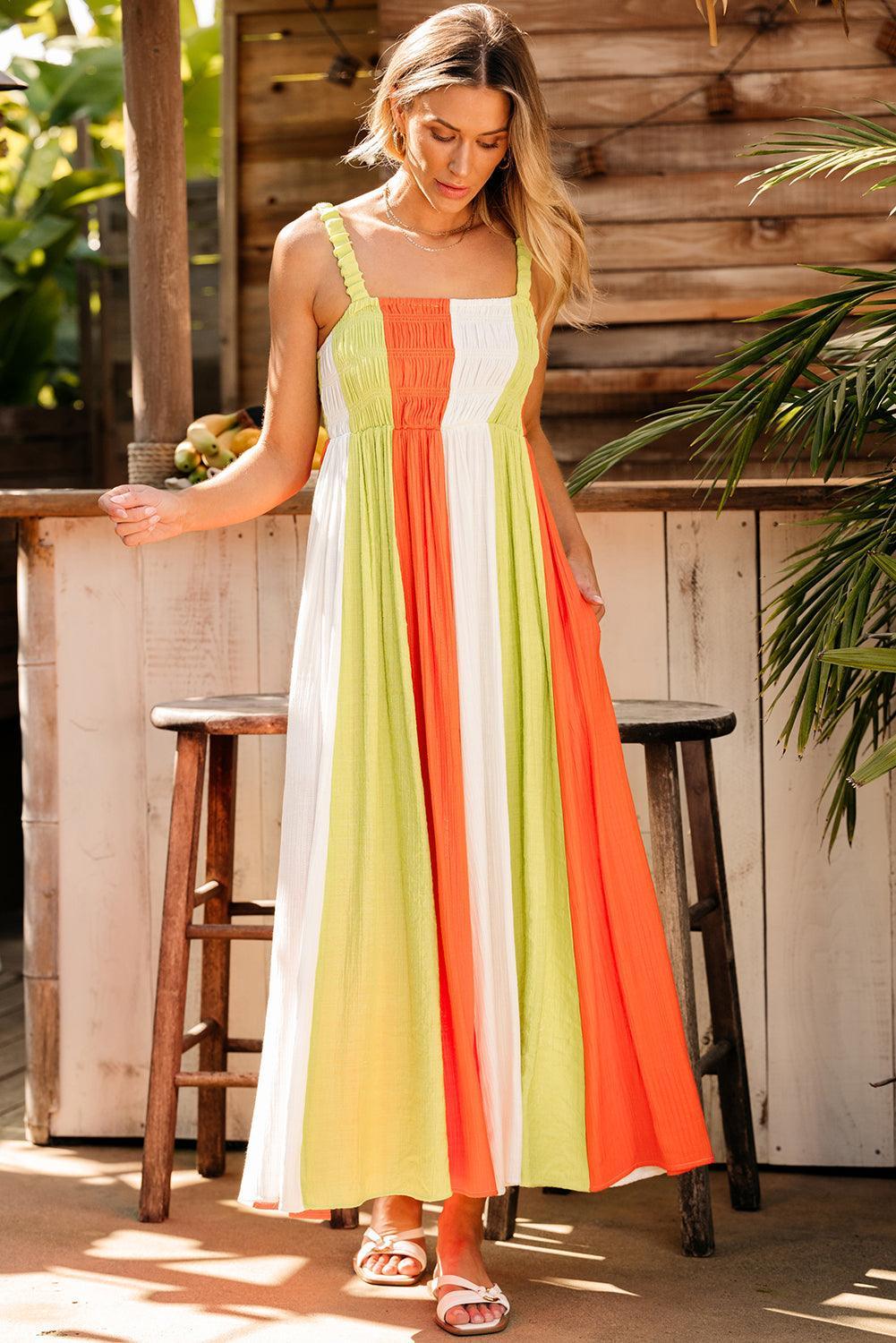 Robe maxi rayée avec taille haute pour un look élancé