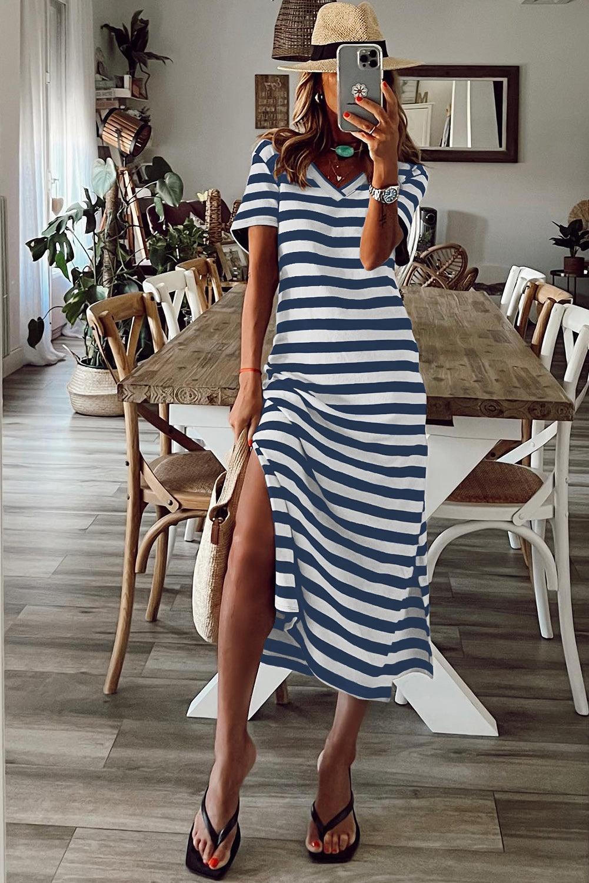 Robe maxi à rayures avec décolleté en V et fentes latérales