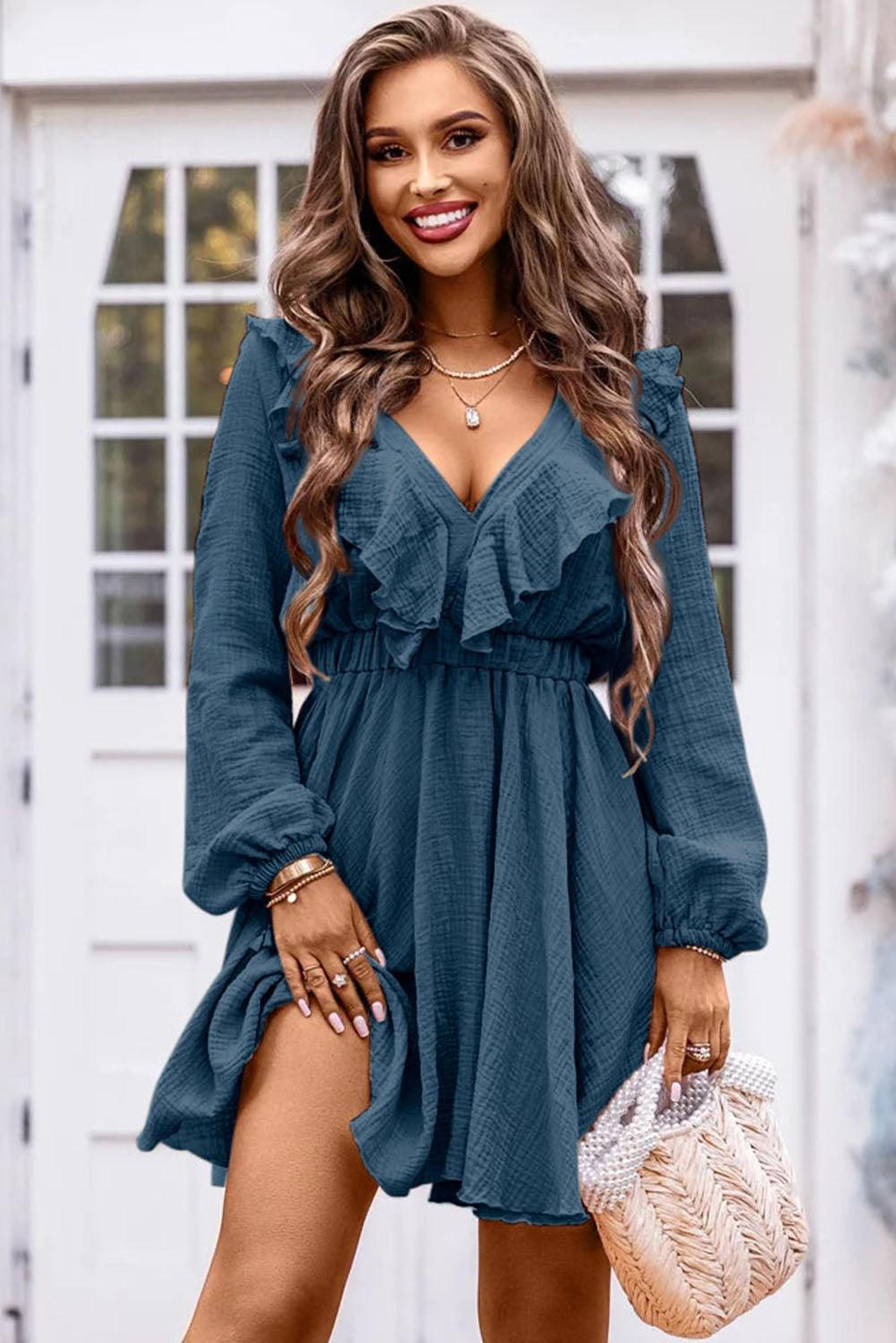 Robe mini avec col en V et volants texturés élégante