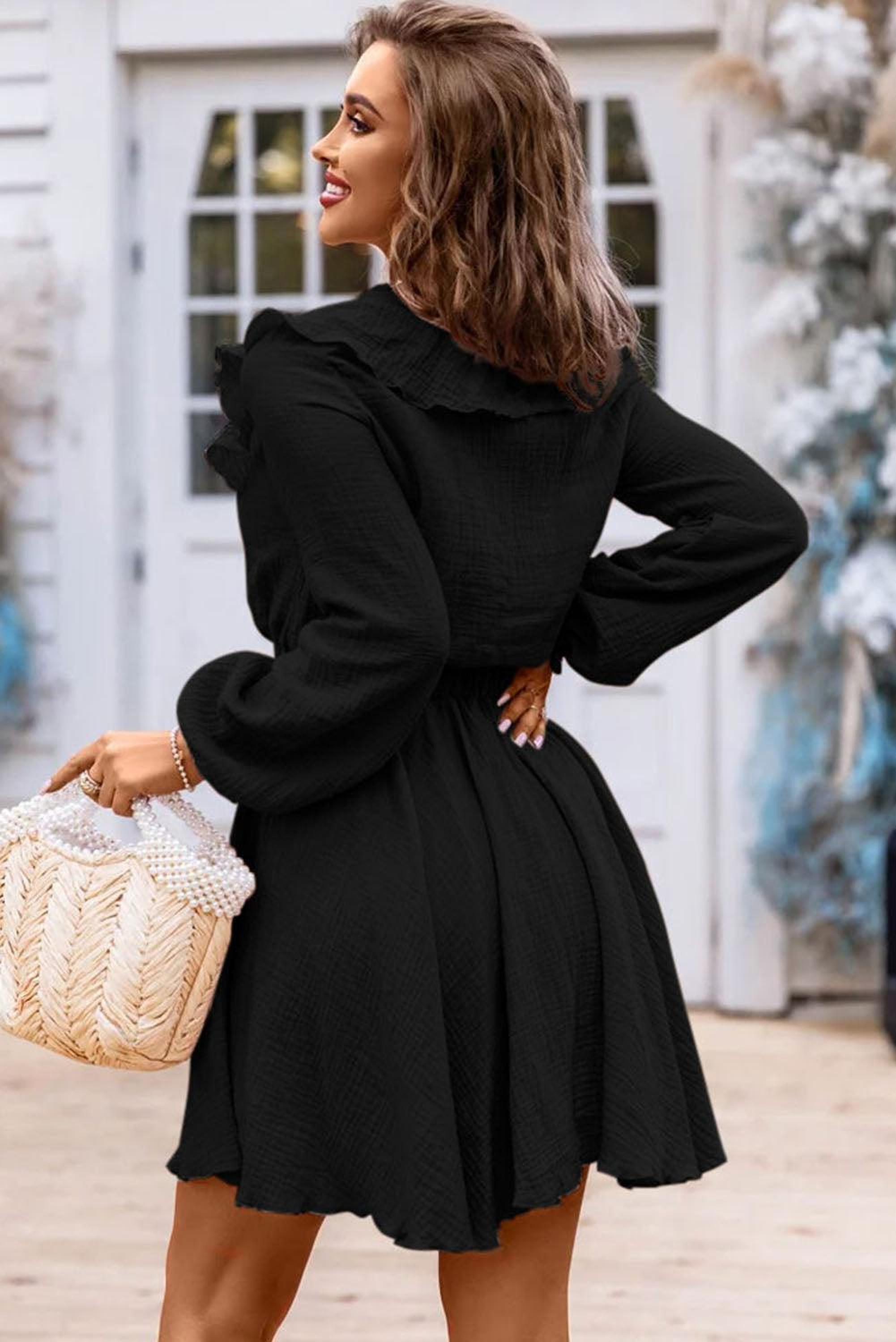 Robe mini avec col en V et volants texturés élégante