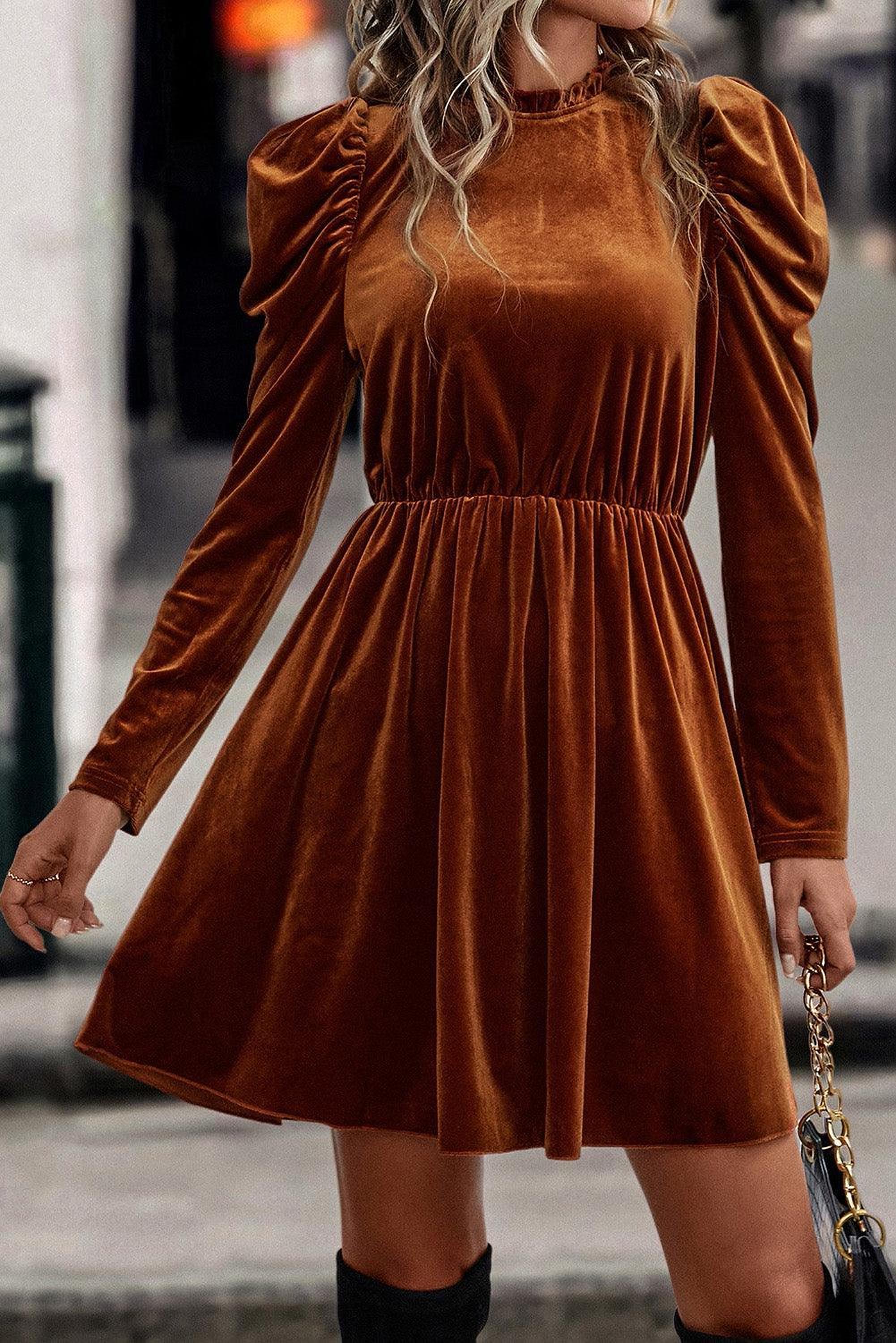 Robe en velours avec franges et manches gigot