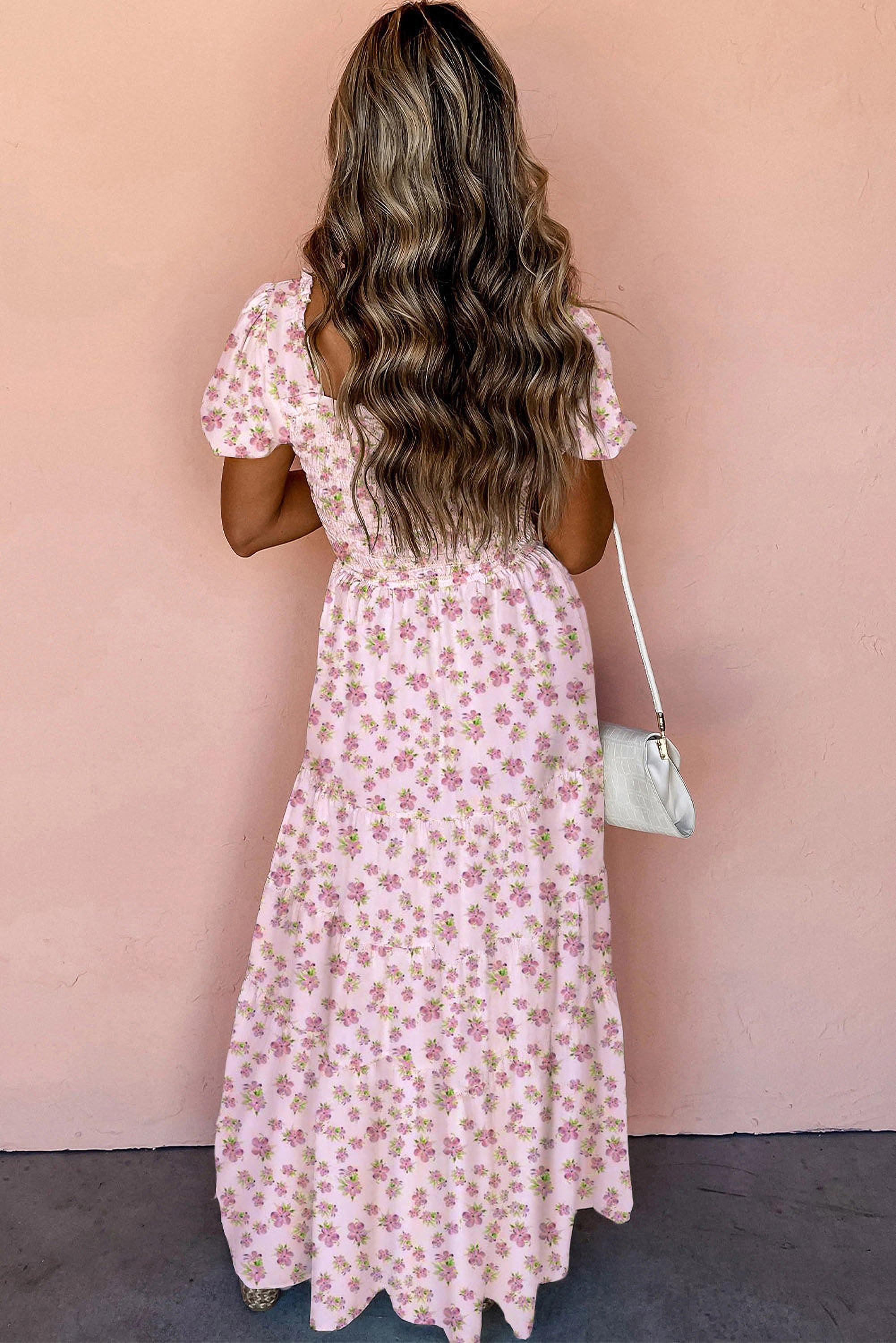 Robe maxi fleurie blanche à volants et corsage froncé