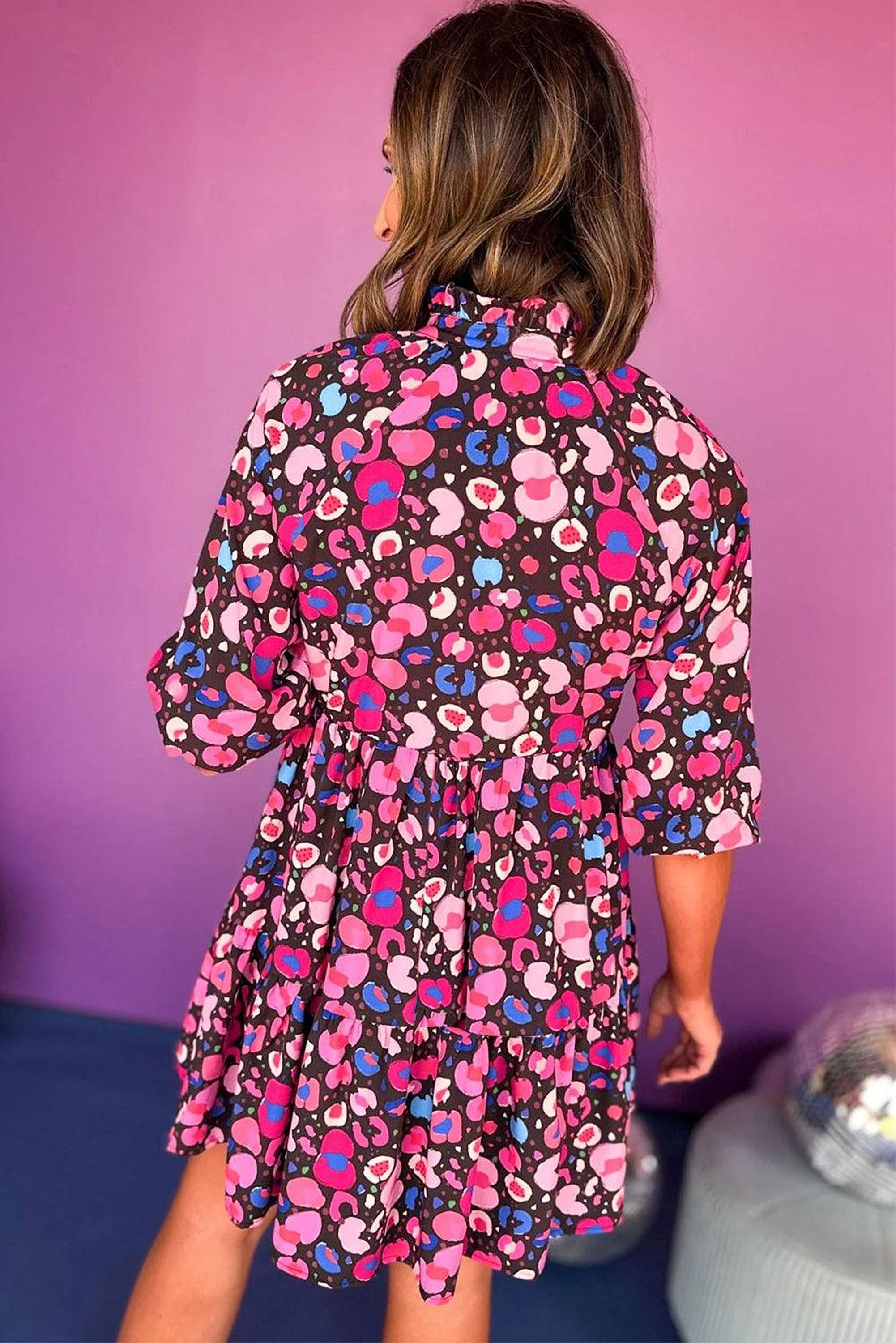 Robe à imprimé abstrait avec col en V et col, élégante et moderne
