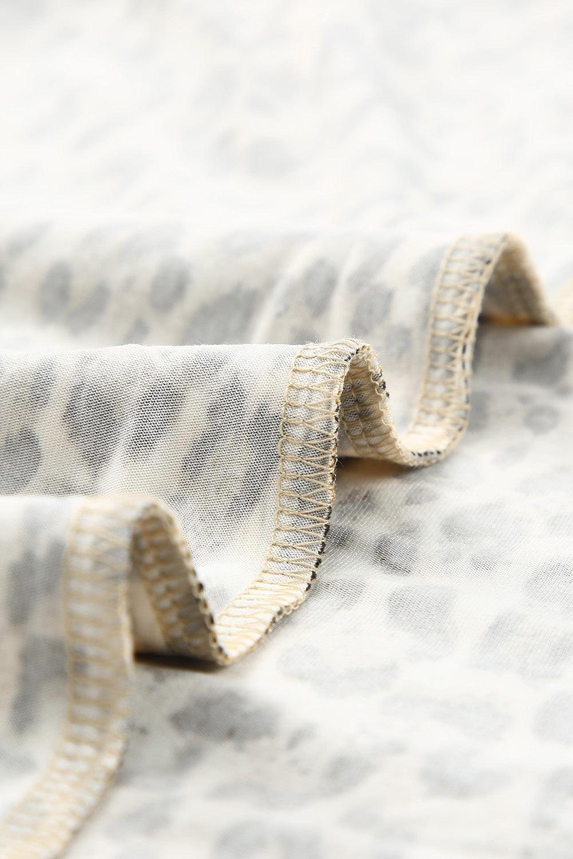 Mini robe A-ligne à manches courtes avec imprimé léopard