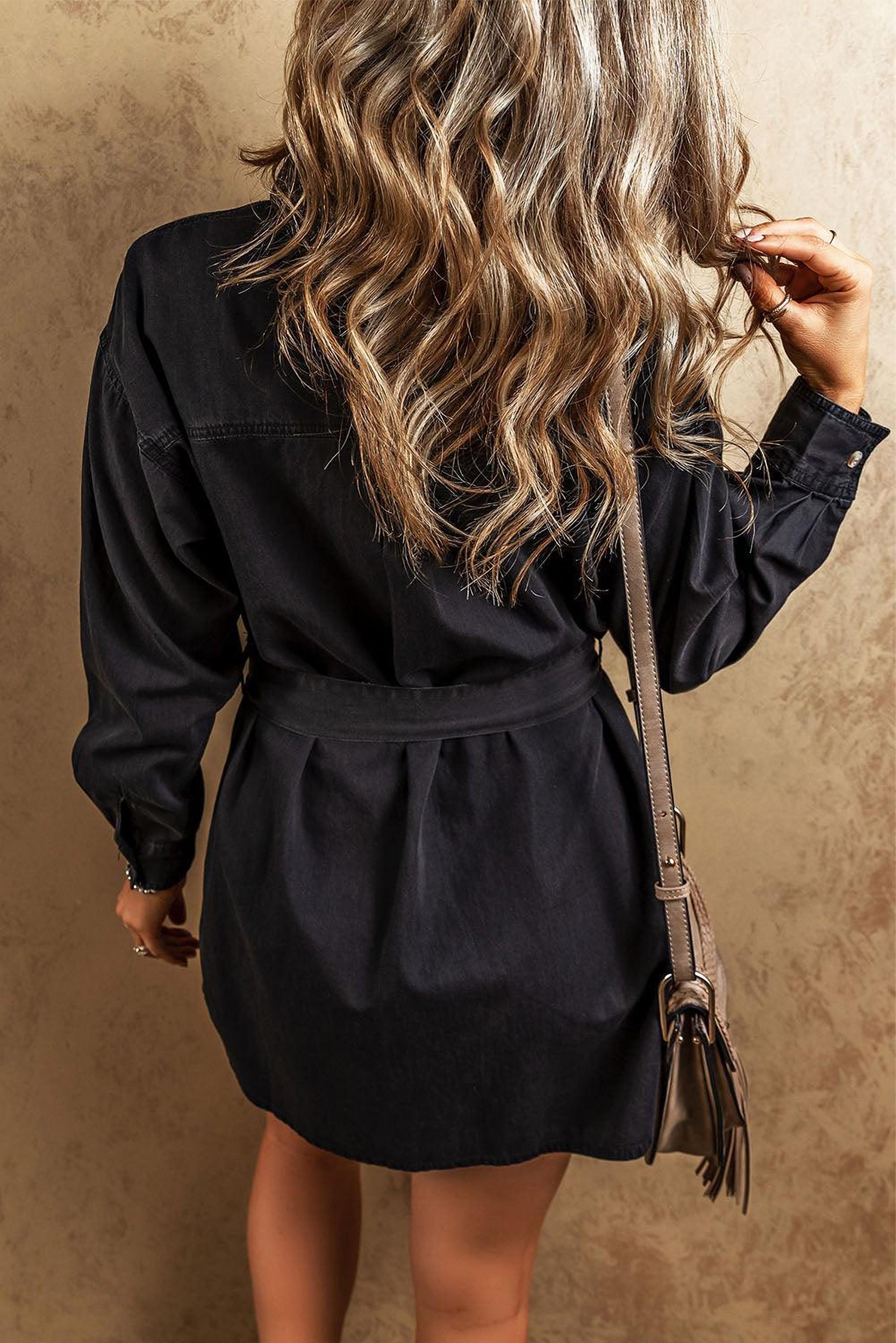 Robe chemise en denim avec ceinture pour un style décontracté et élégant