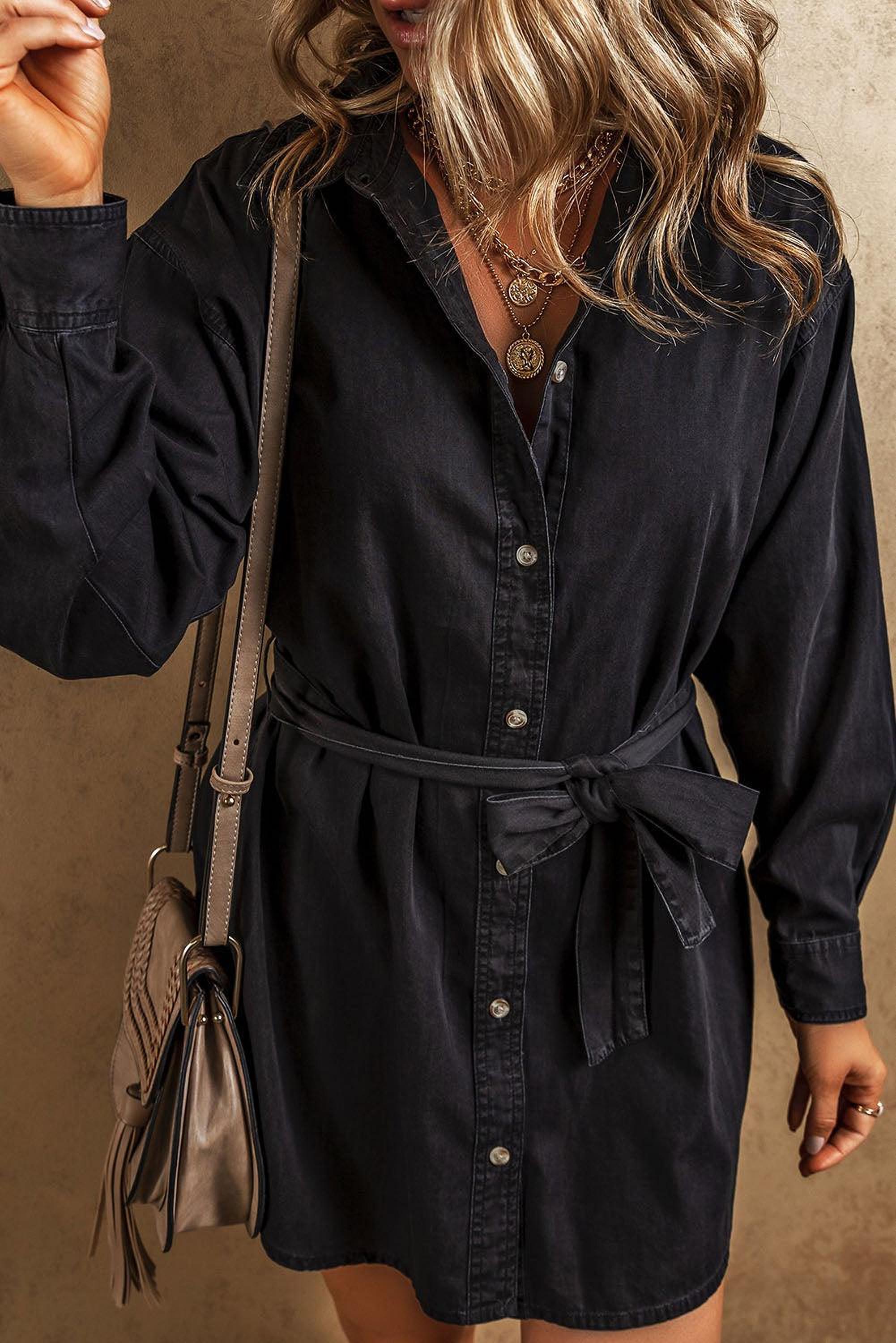 Robe chemise en denim avec ceinture pour un style décontracté et élégant