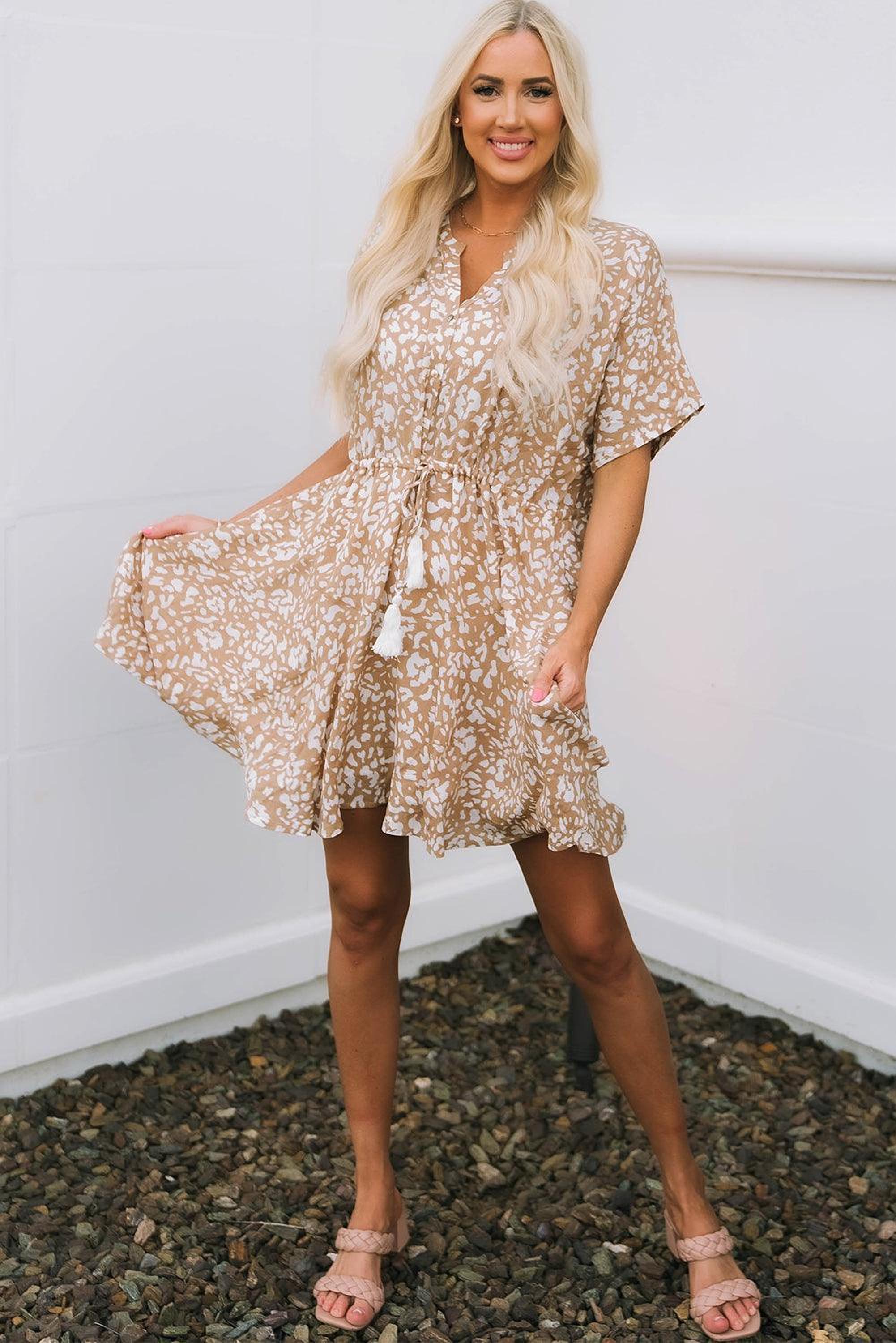 Mini-robe imprimée avec franges et décolleté en V