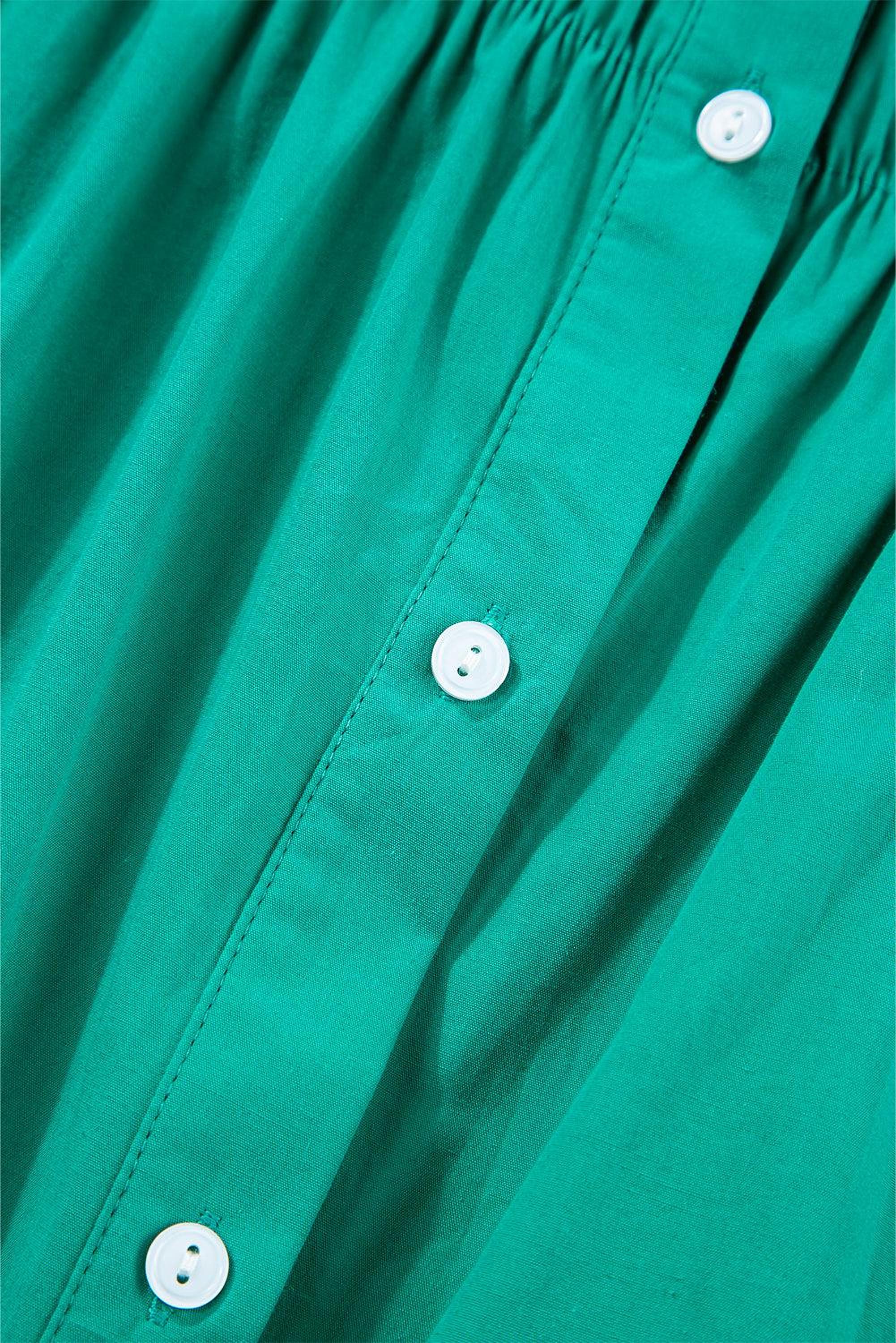 Robe courte élégante avec volants et fermeture à boutons