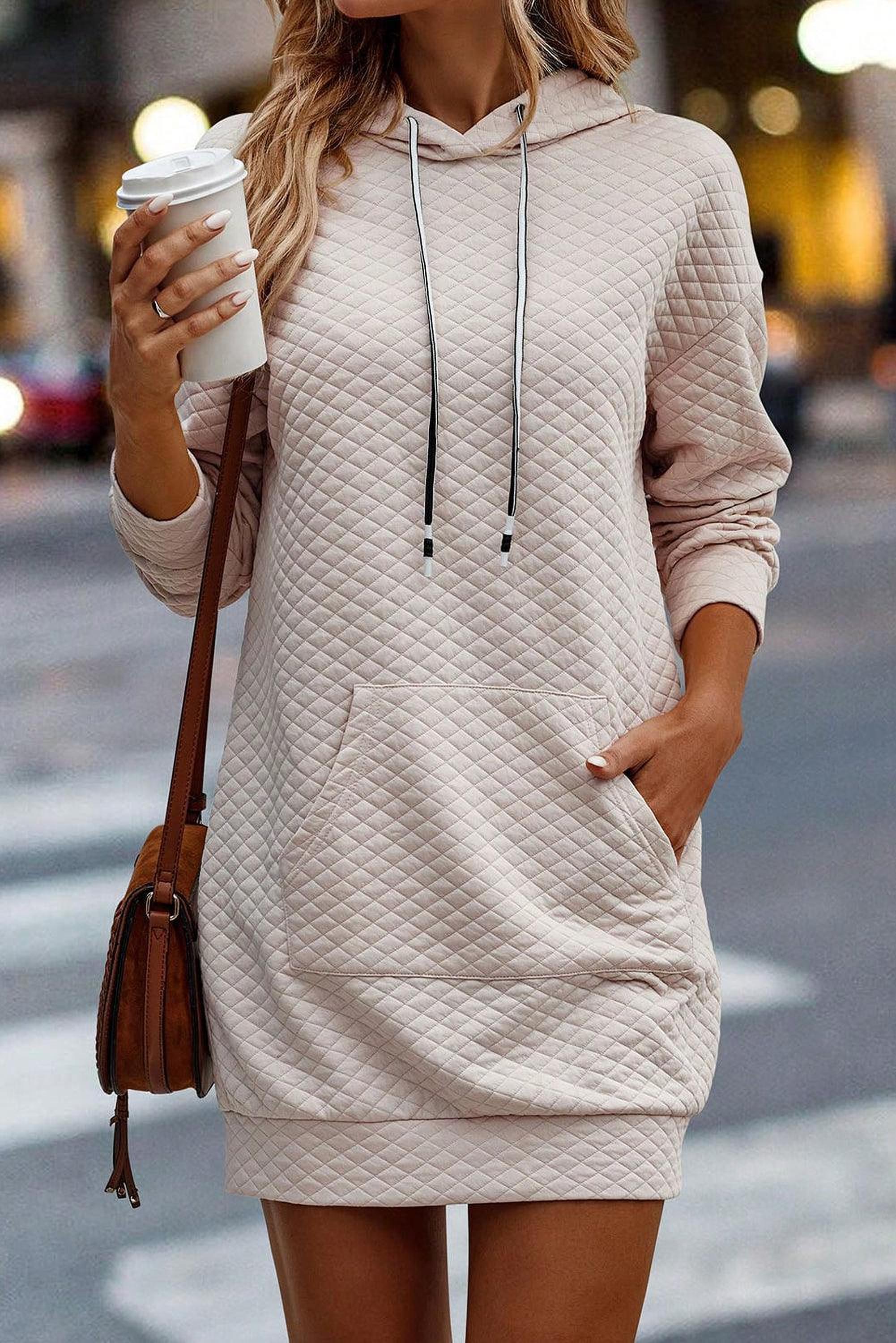 Robe matelassée à capuche avec poche à cordon pour un confort chic